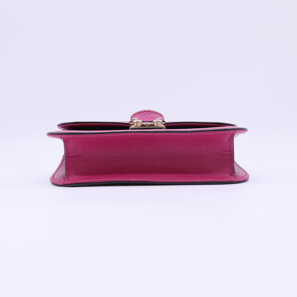 Glam Lock Shoulder Bag Leather Small B22370