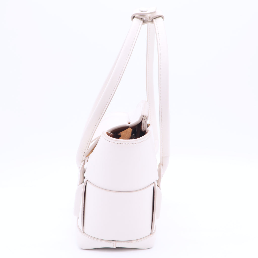 French Calfskin Maxi Intrecciato Arco Bianco B12366