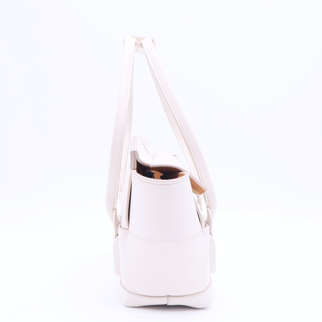 French Calfskin Maxi Intrecciato Arco Bianco B12366