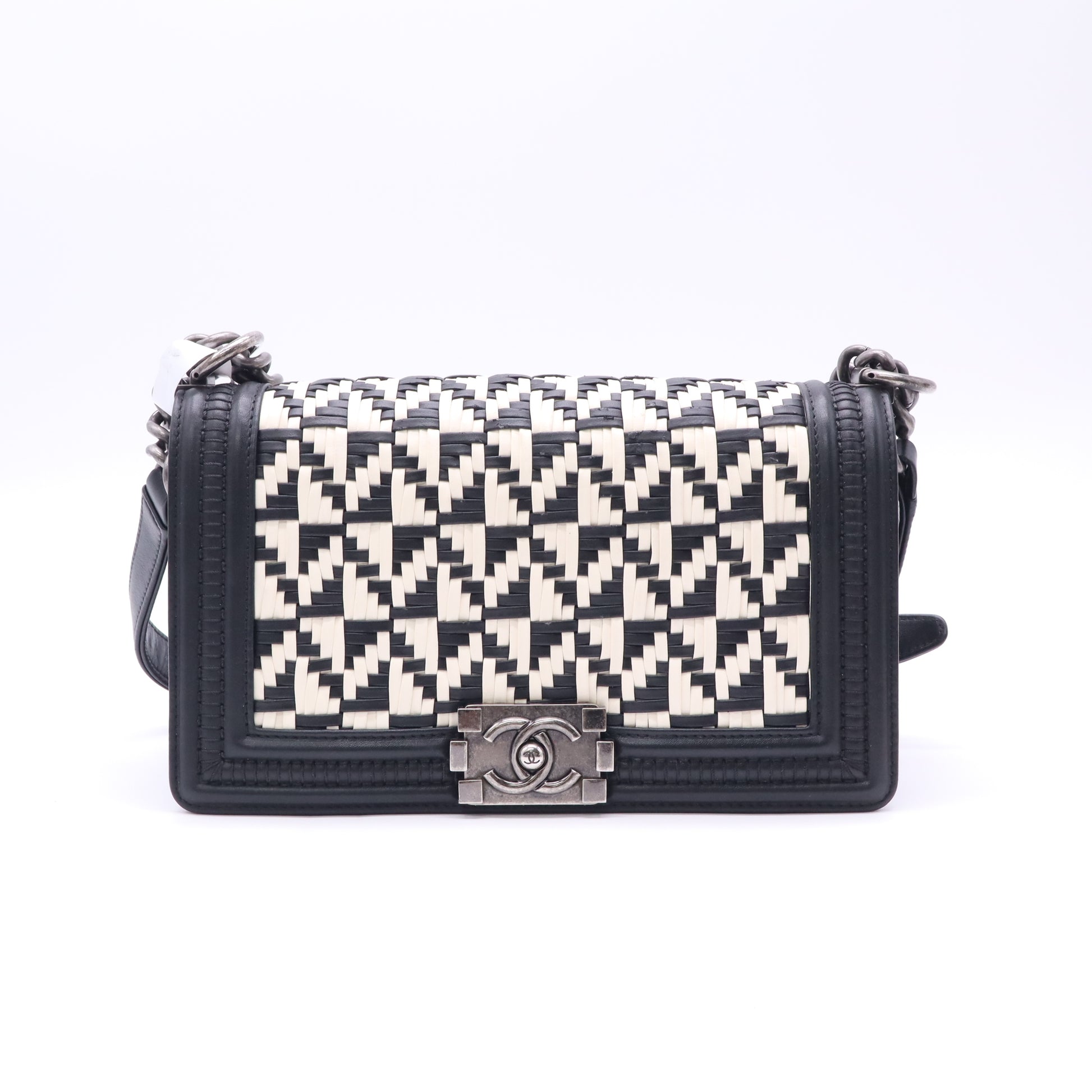 Chanel Black/White Woven Leather Medium Boy Bag B23567