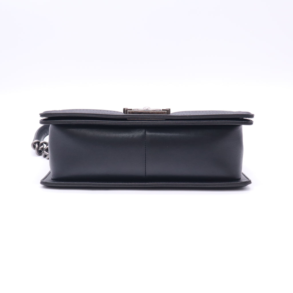 Chanel Black/White Woven Leather Medium Boy Bag B23567