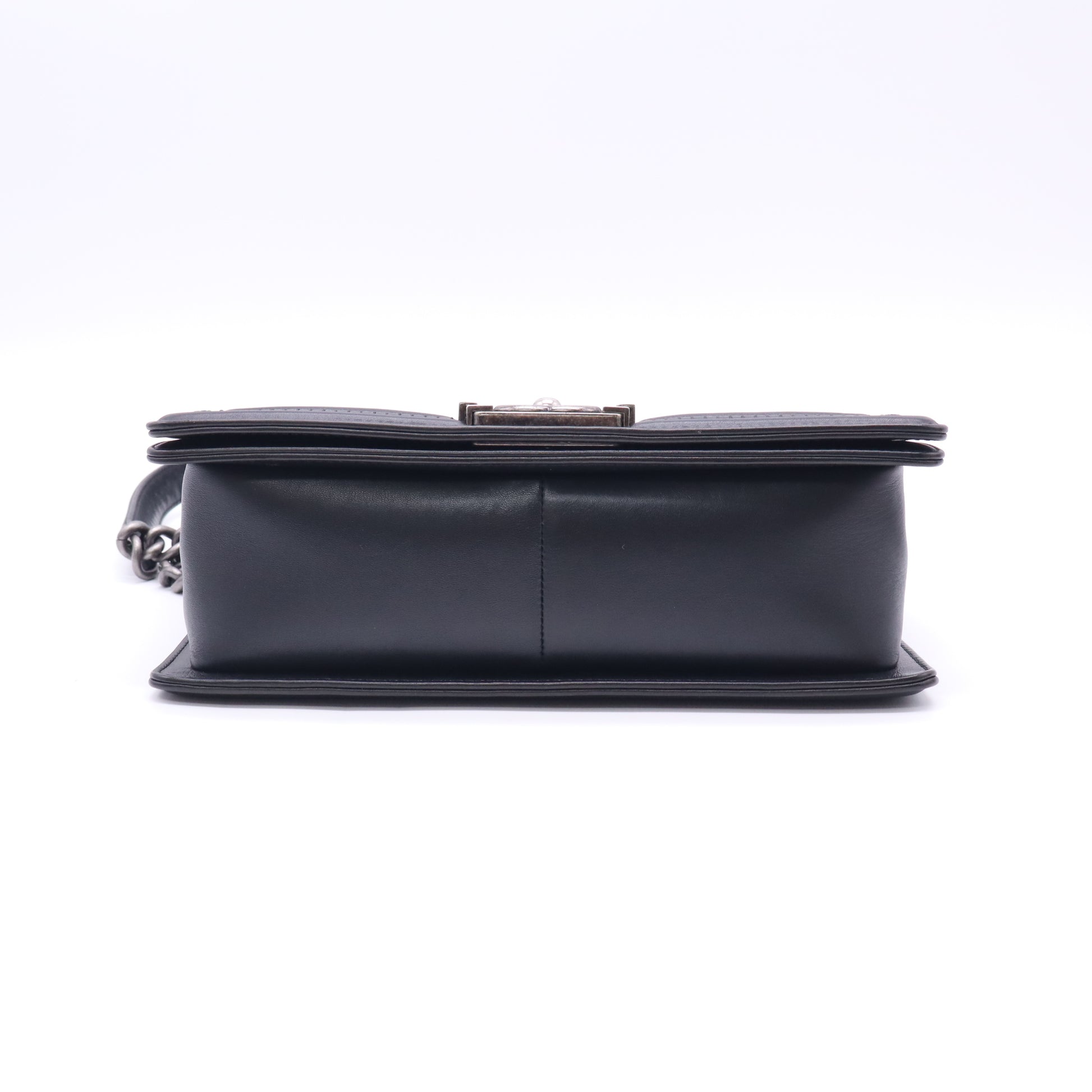 Chanel Black/White Woven Leather Medium Boy Bag B23567