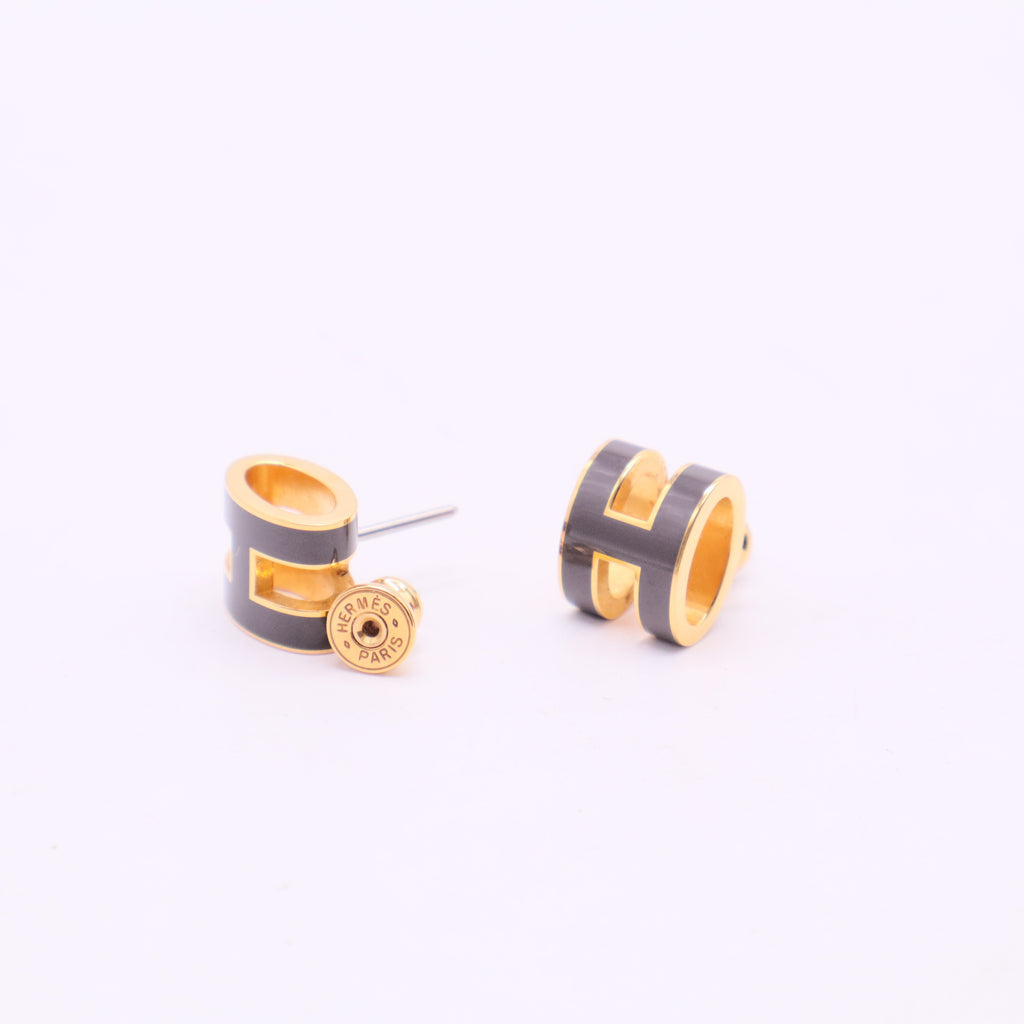  Pop H Black Lacquered Gold Tone Stud Earrings