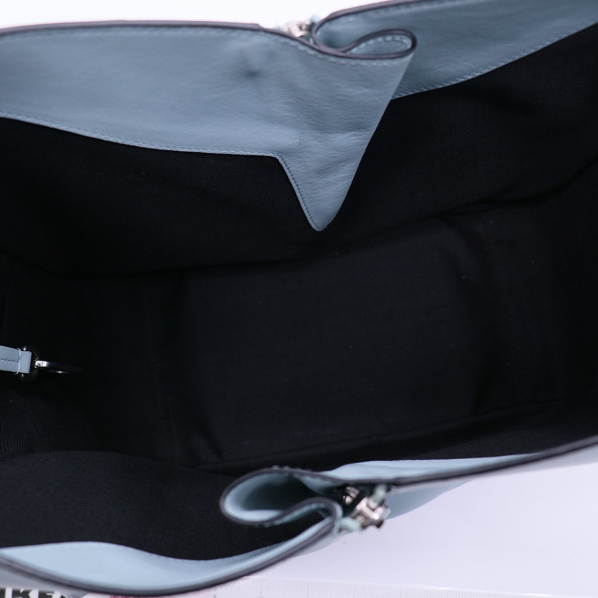 Loewe Hammock leather crossbody bag B21074