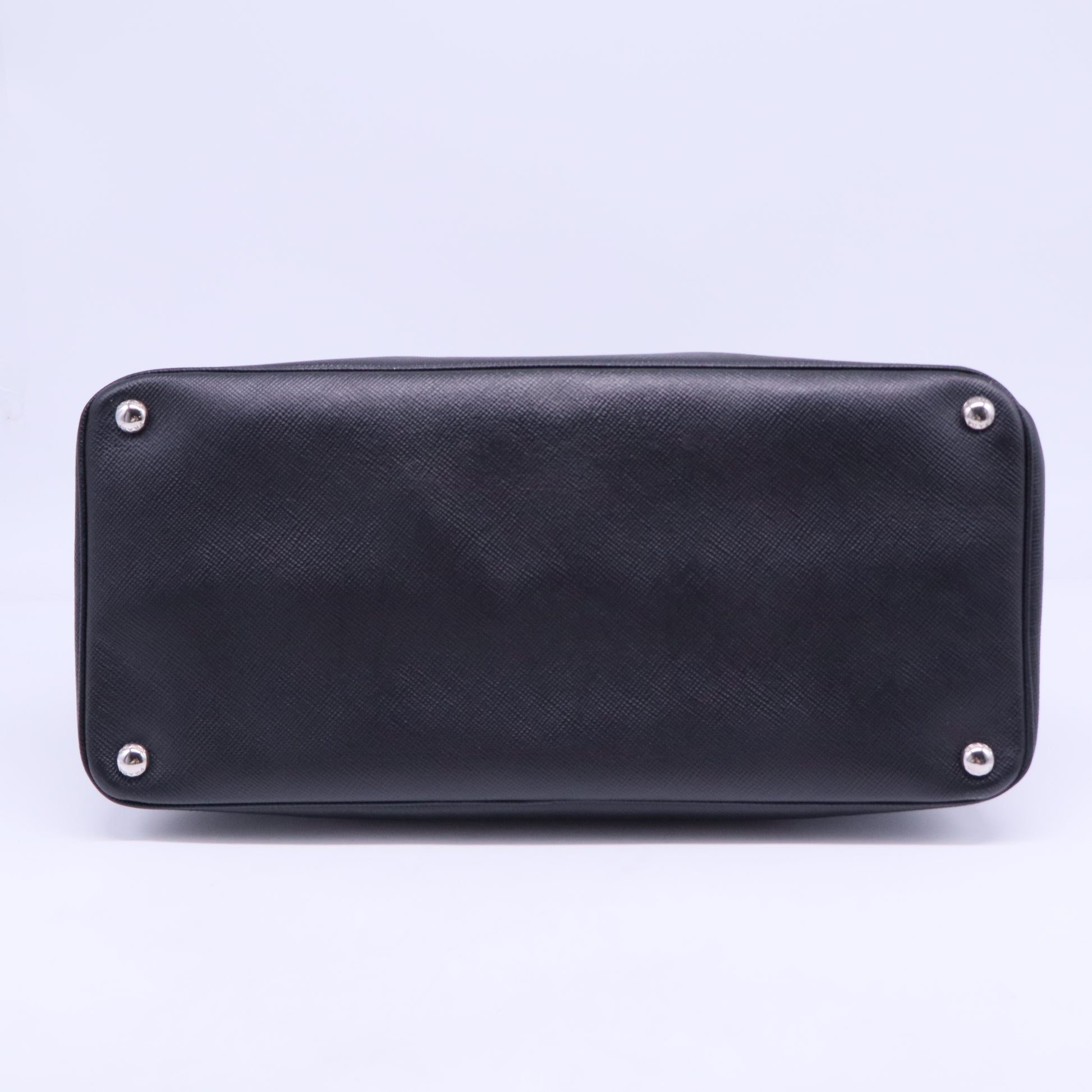 Turnlock Cuir Twin Tote Saffiano Leather Medium B20331