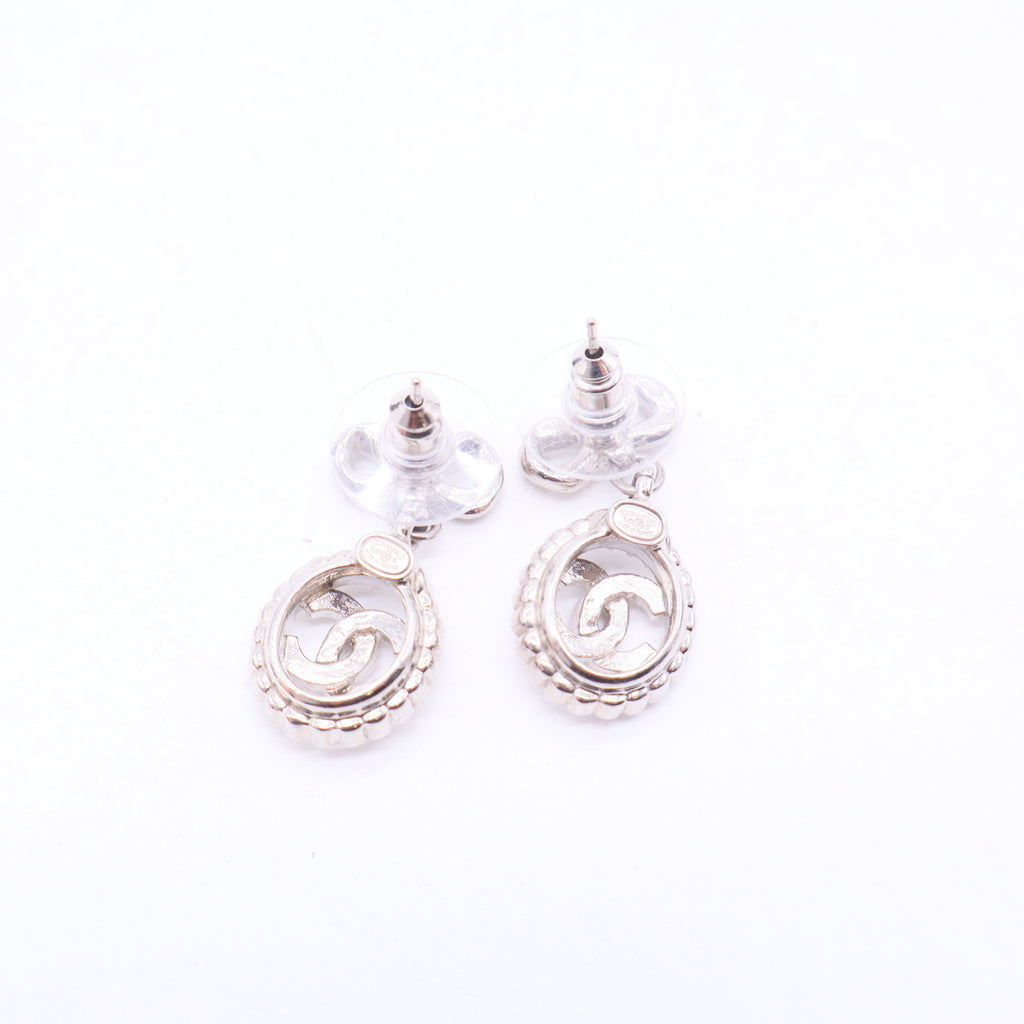 Chanel bow earrings W11320