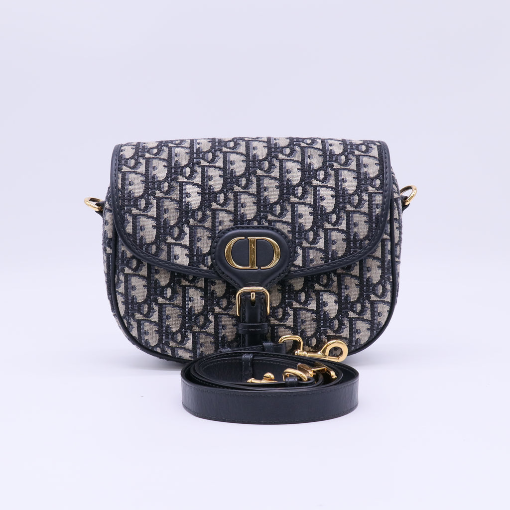 Oblique Medium Bobby Flap Blue B22637