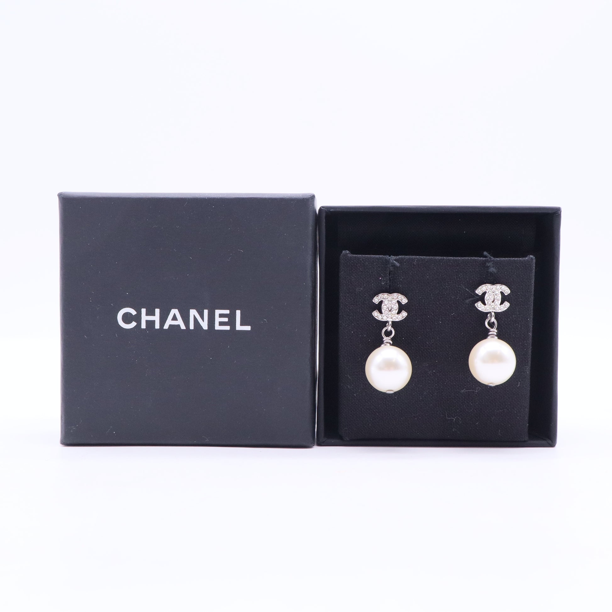 Crystal Pearl CC Drop Earrings Silver Pearly White