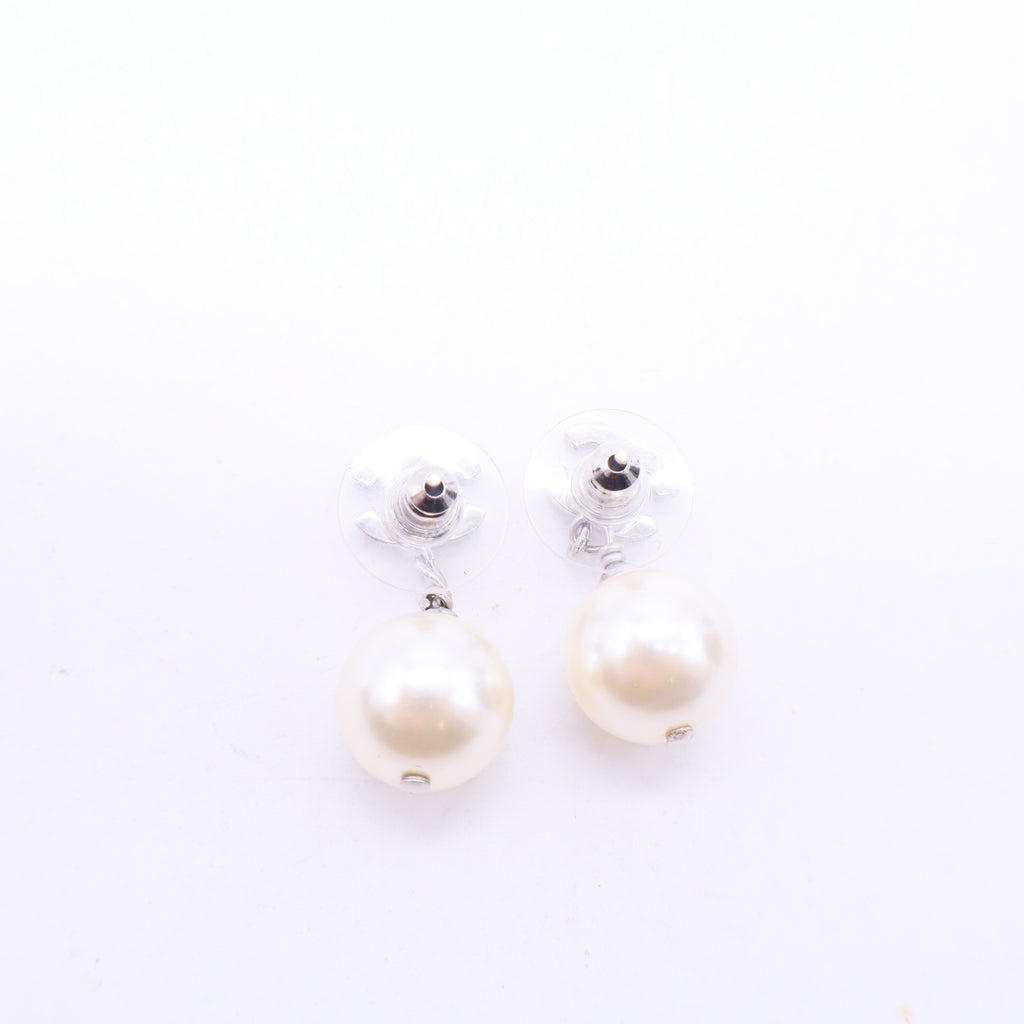 Crystal Pearl CC Drop Earrings Silver Pearly White