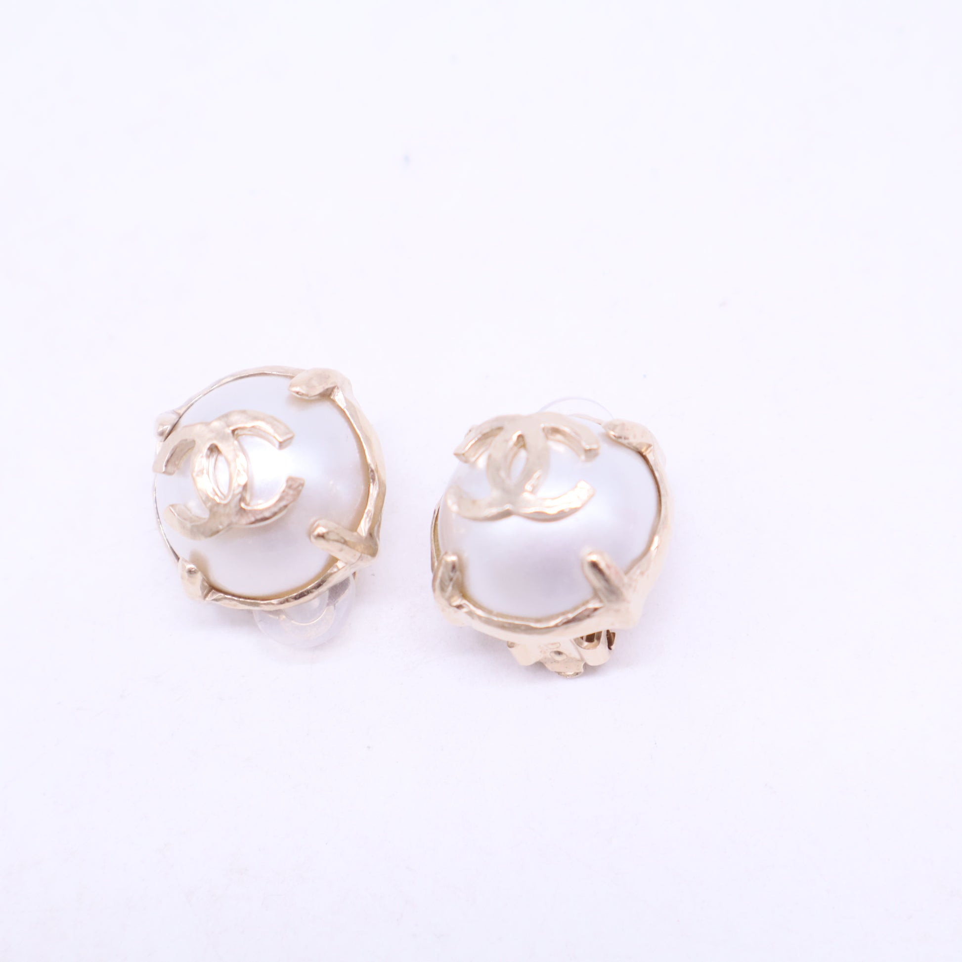 2014 Faux Pearl CC Earrings in Gold Plated W20478