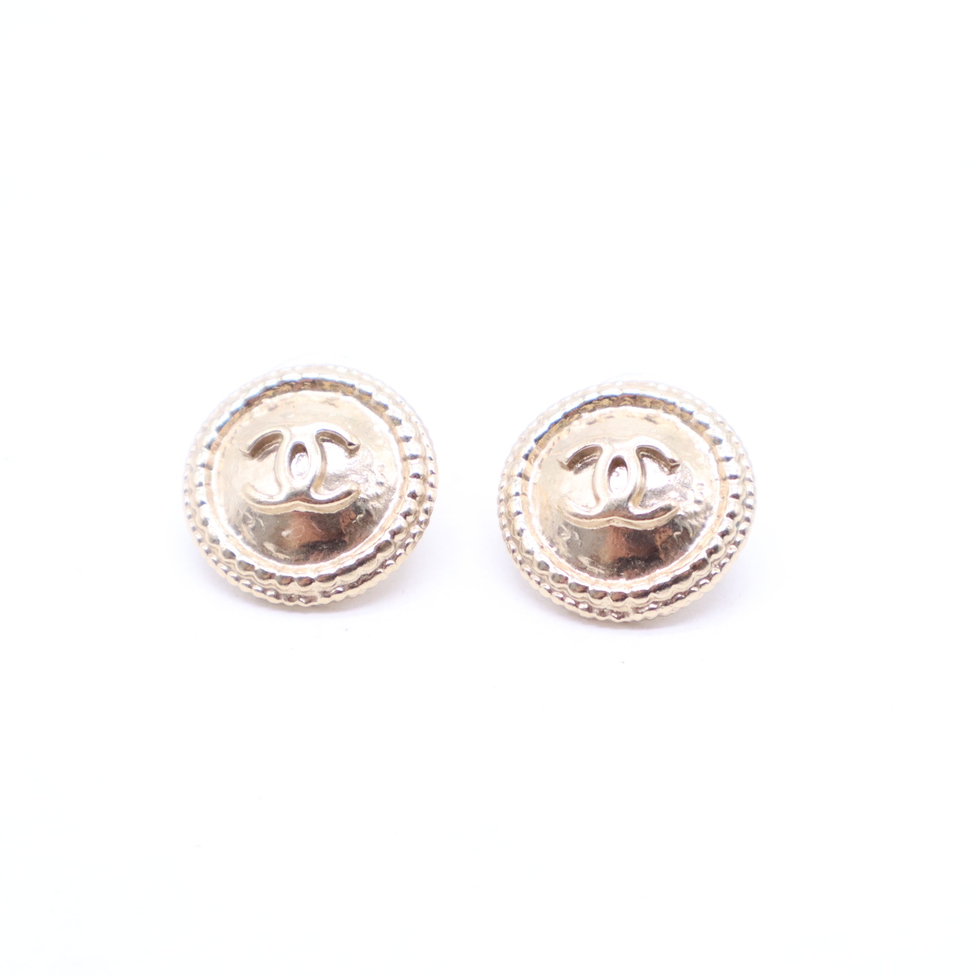 Vintage Chanel CC Round Button Earrings W21123