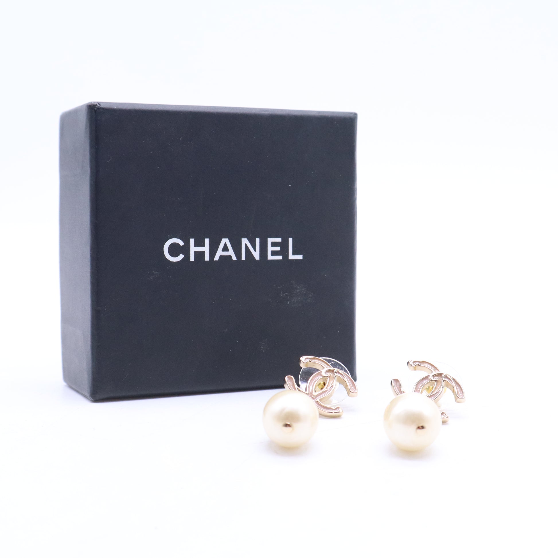 Gold Tone Metal Earrings W21121