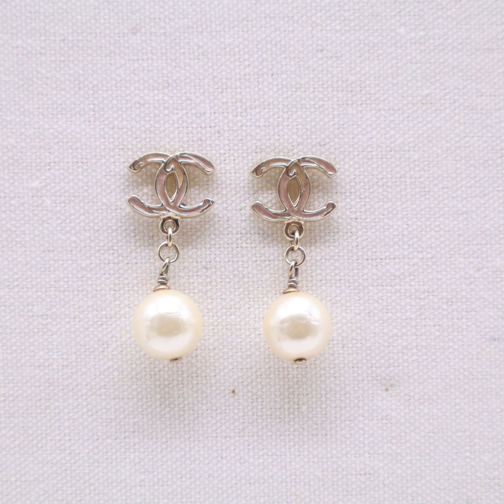 Gold Tone Metal Earrings W21121