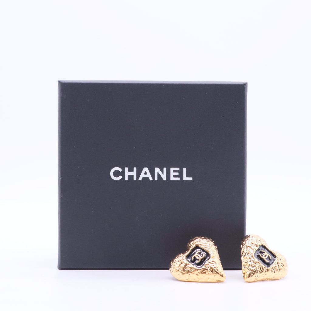 Metal Resin CC Heart Earrings Gold Black