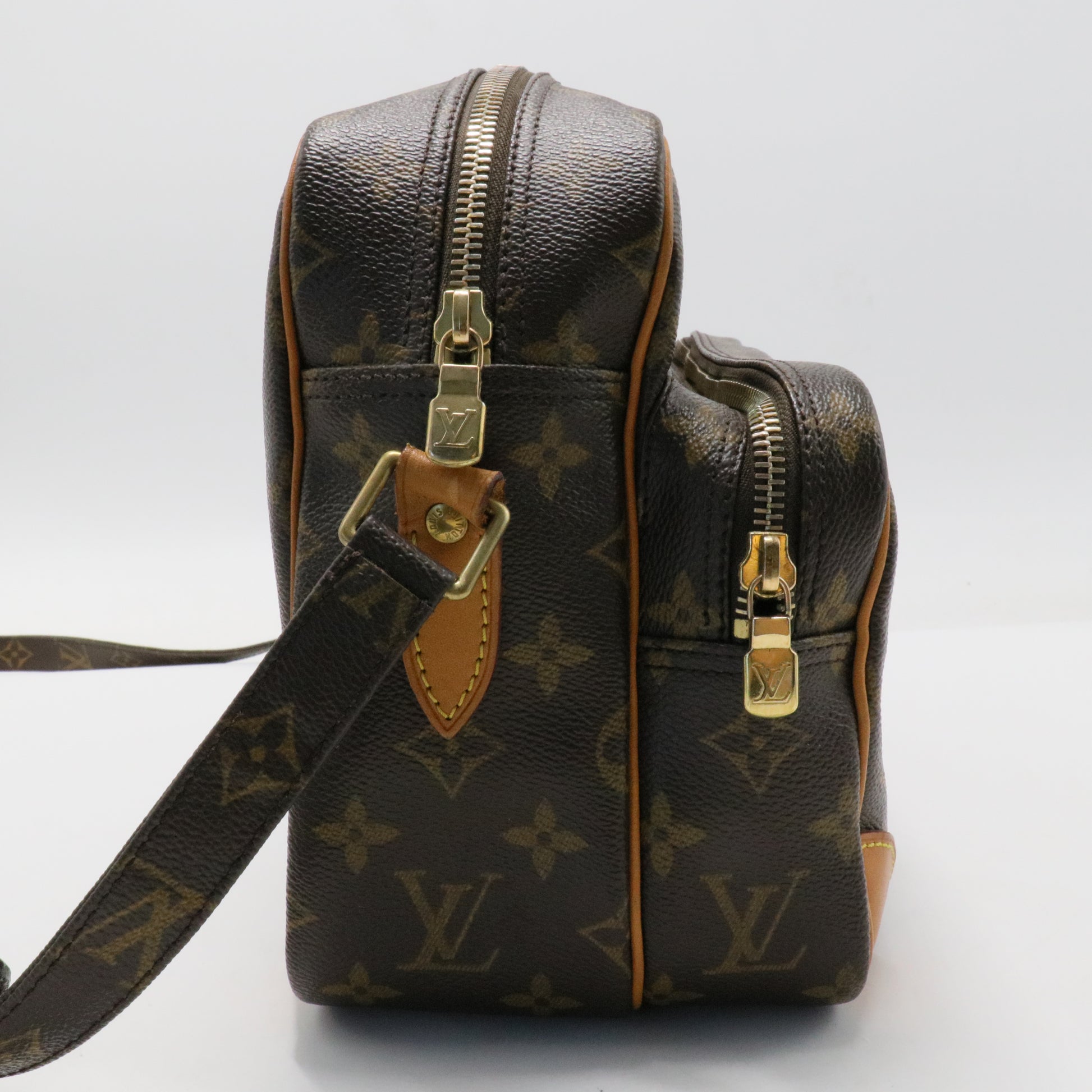 Monogram 28 Canvas Nil Shoulder Bag Twins
