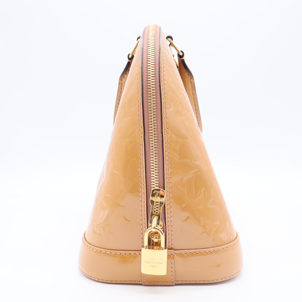 Monogram Vernis Alma PM