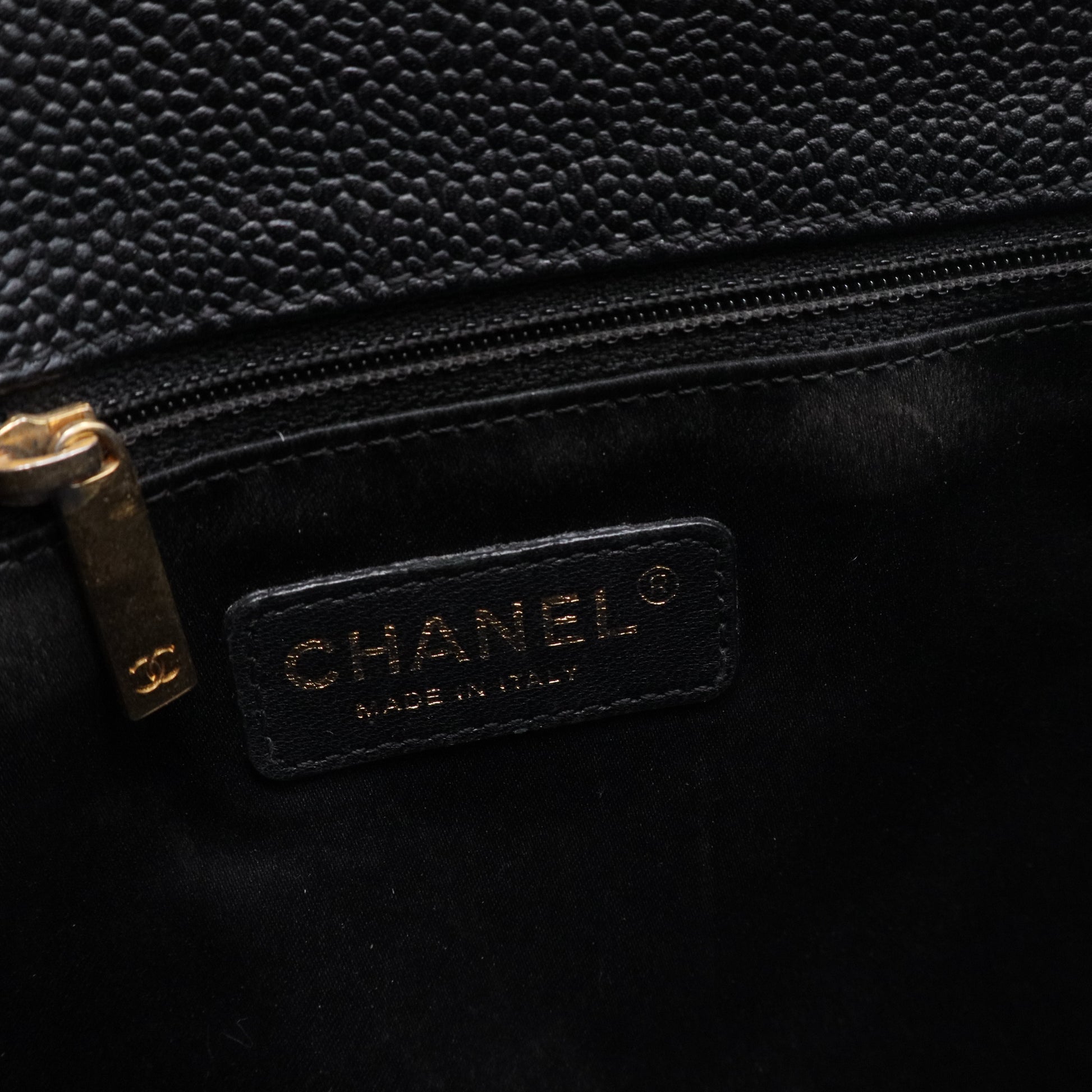 Grand Shopping Tote Quilted Caviar