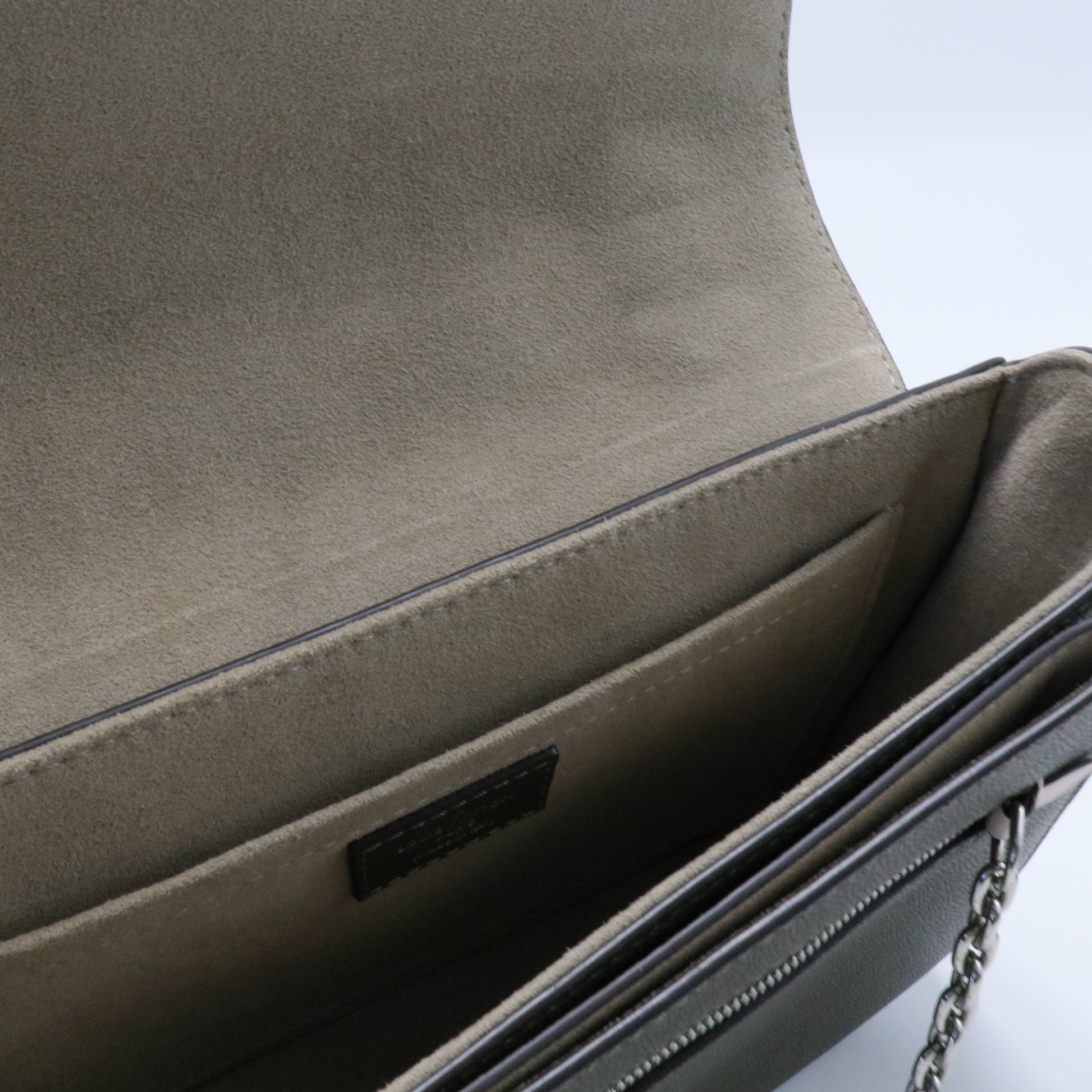 Calfskin Very Messenger Kaki