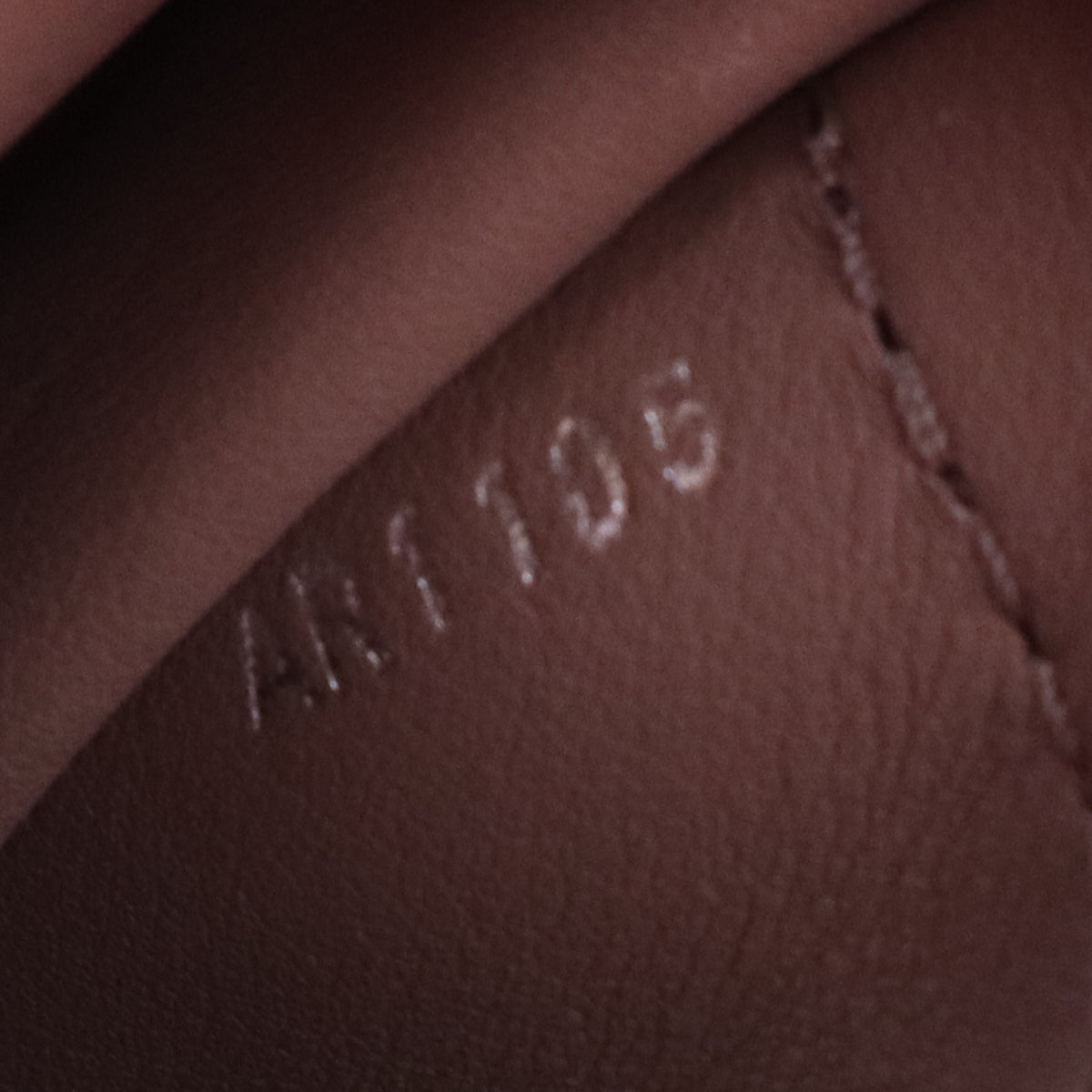 Taurillon Leather Capucines GM B20181