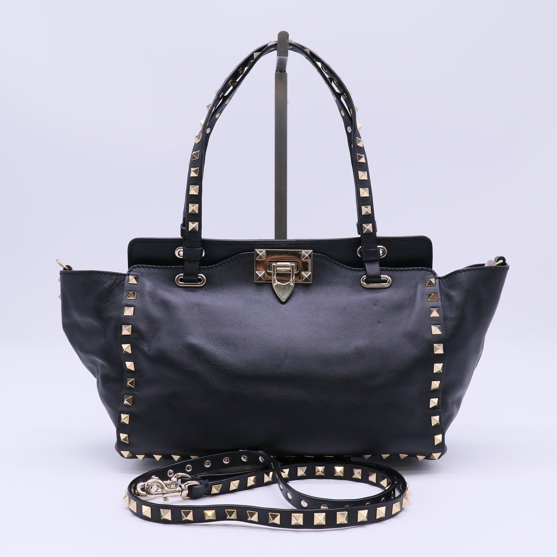 Valentino Garavani Rockstud Trapeze Tote Bag B21826