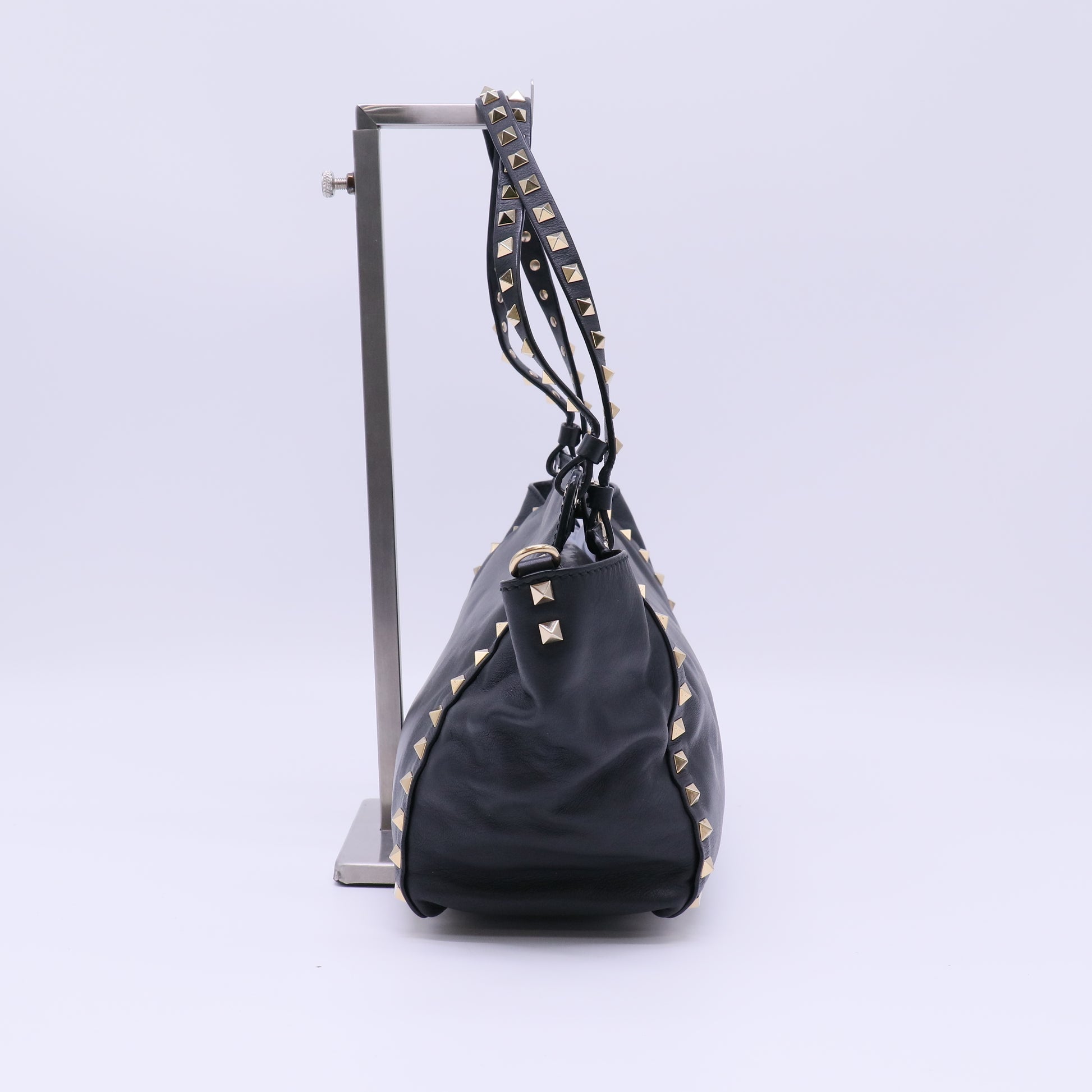 Valentino Garavani Rockstud Trapeze Tote Bag B21826