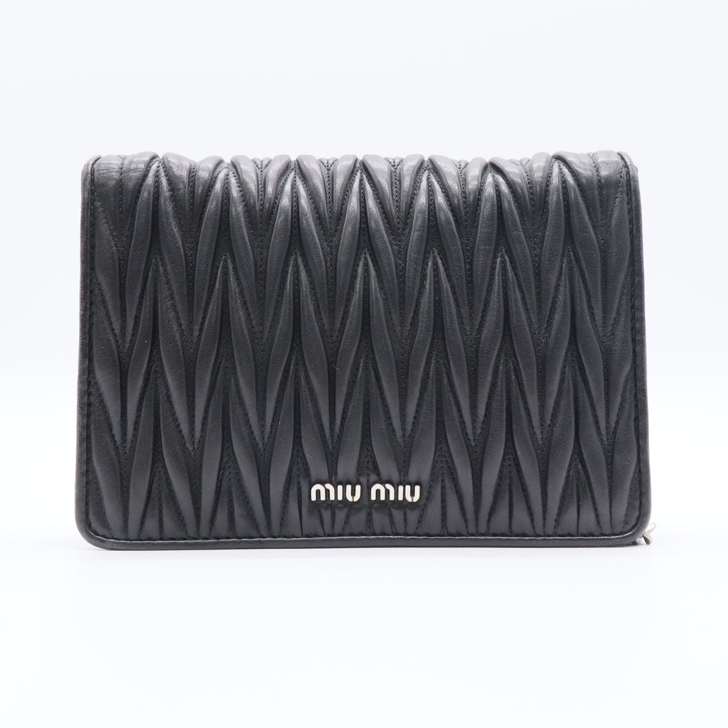 Confidential leather handbag twins