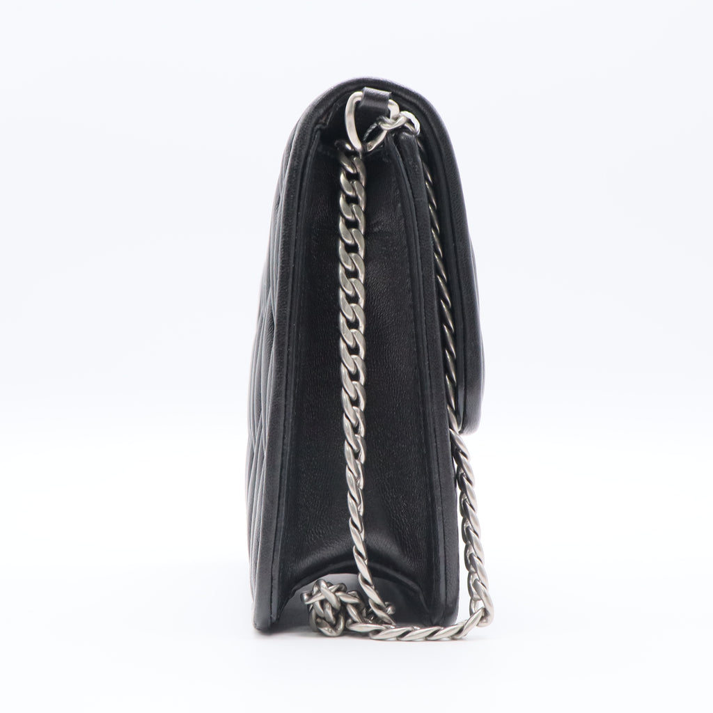 Confidential leather handbag twins