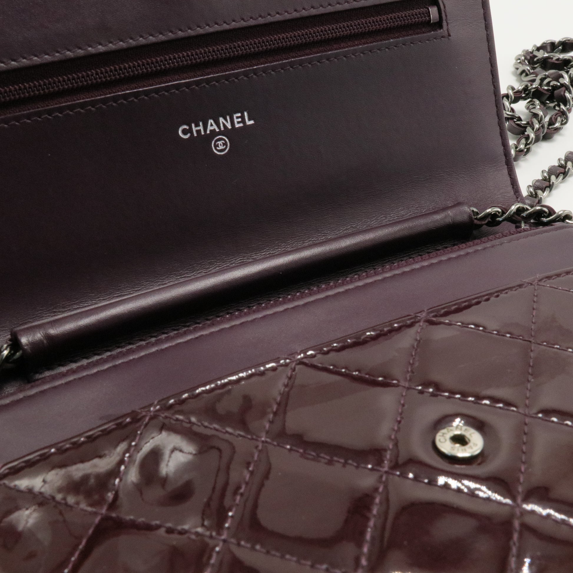 Wallet on Chain Quilted Patent