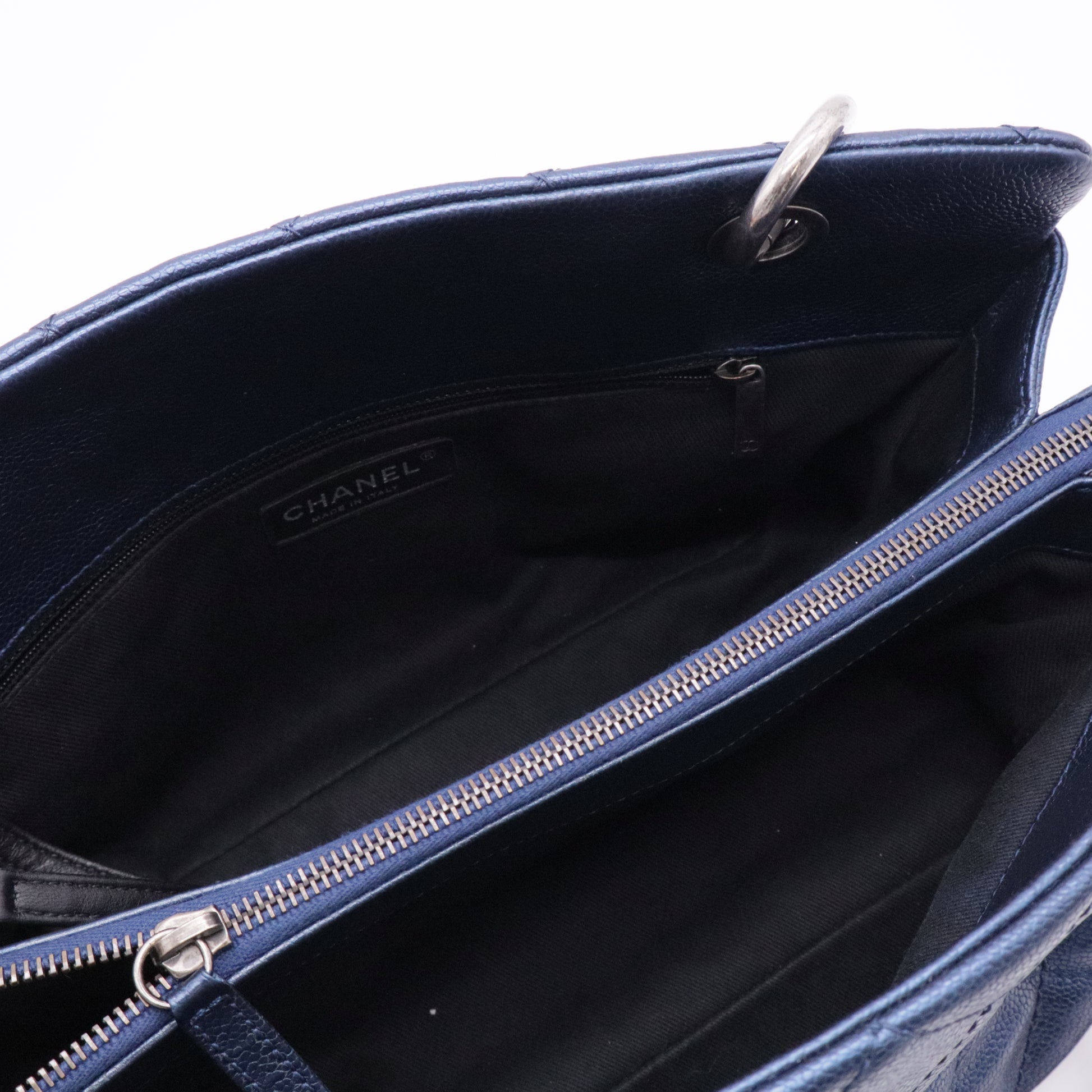 Caviar Quilted CC Timeless Soft Tote Blue