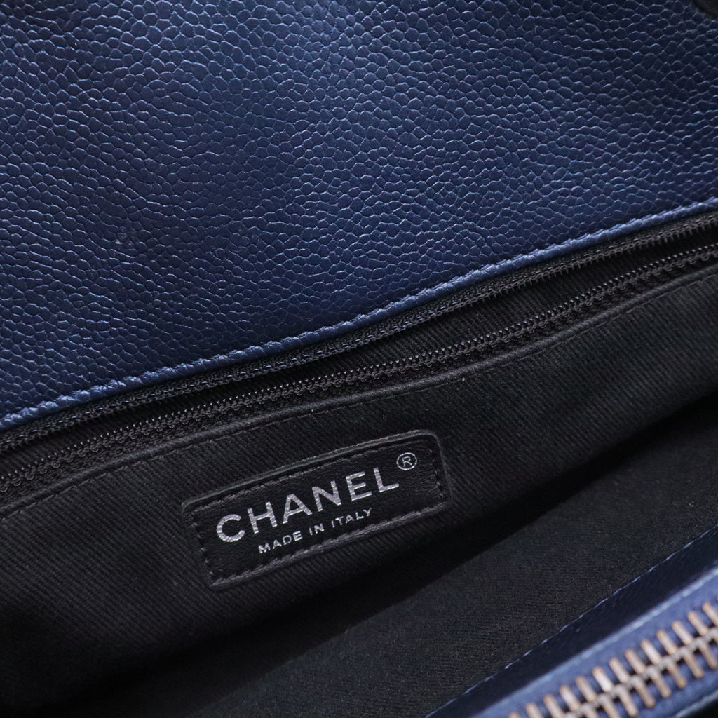 Caviar Quilted CC Timeless Soft Tote Blue