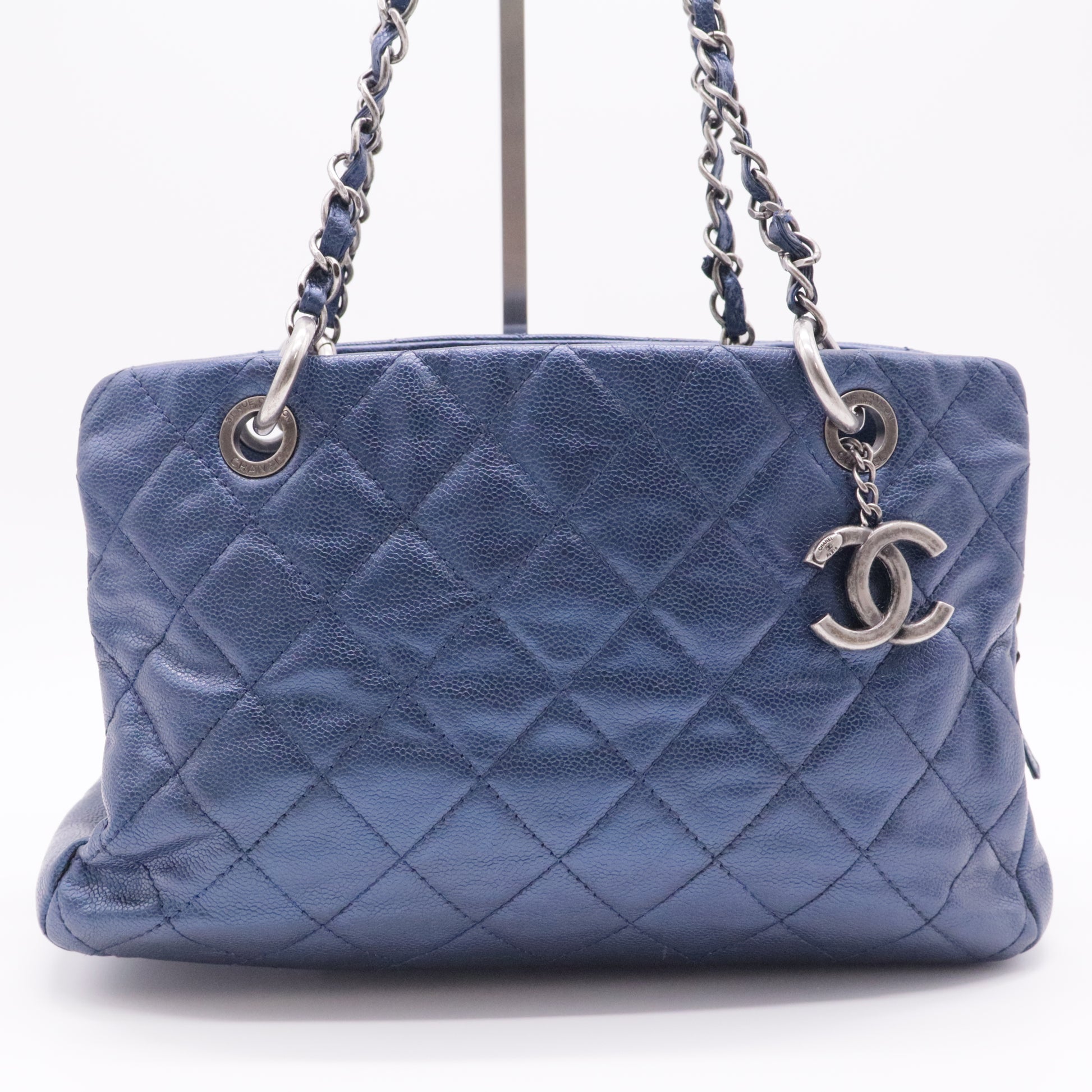 Caviar Quilted CC Timeless Soft Tote Blue
