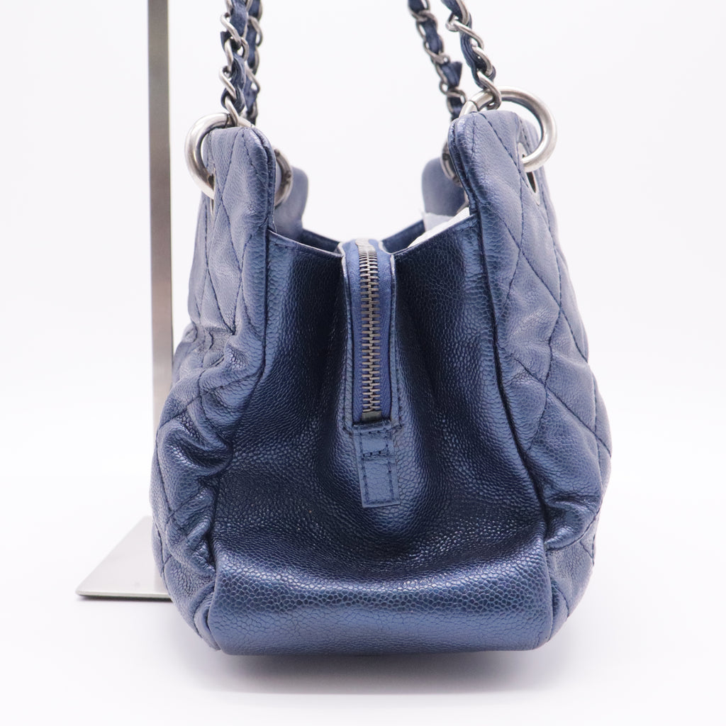 Caviar Quilted CC Timeless Soft Tote Blue