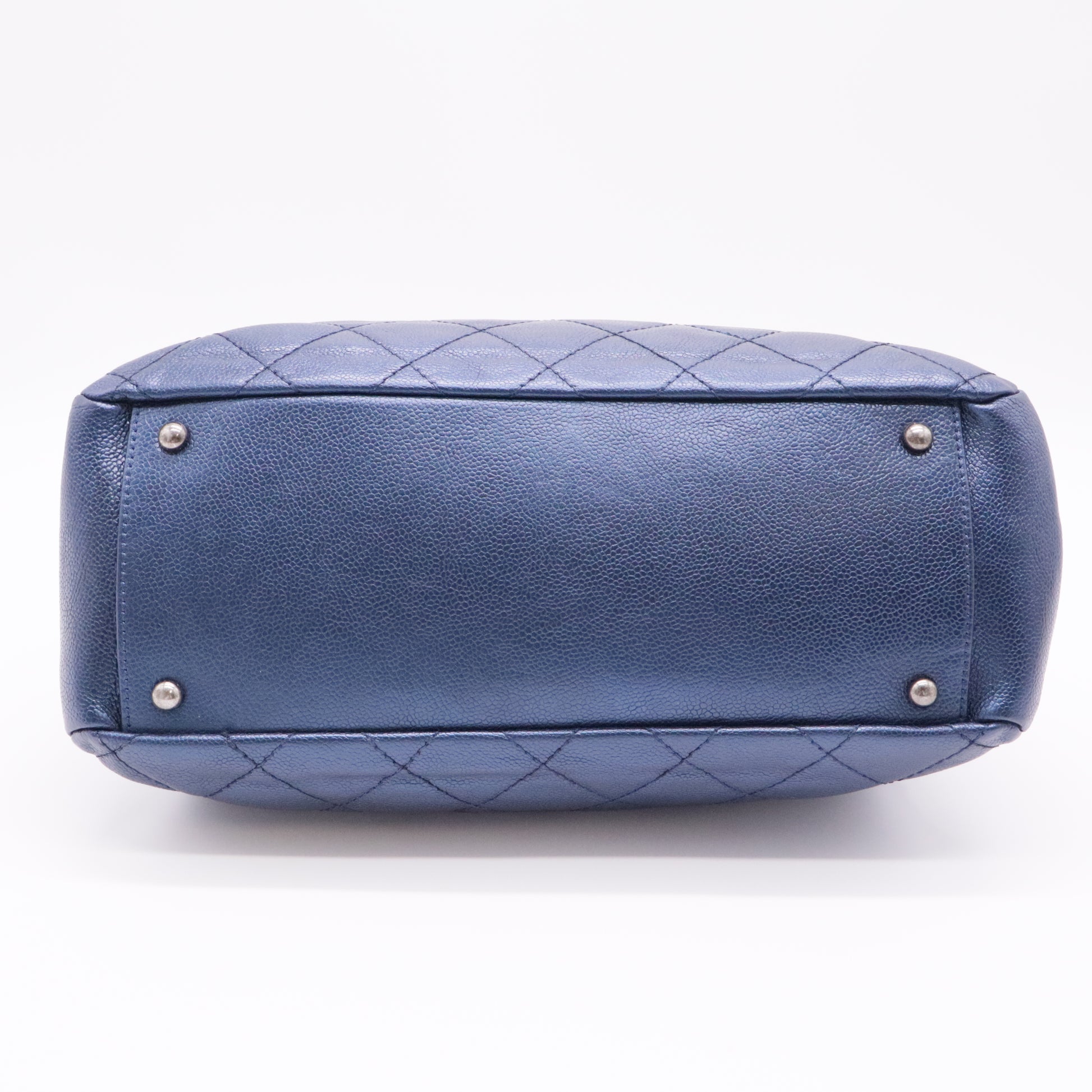 Caviar Quilted CC Timeless Soft Tote Blue