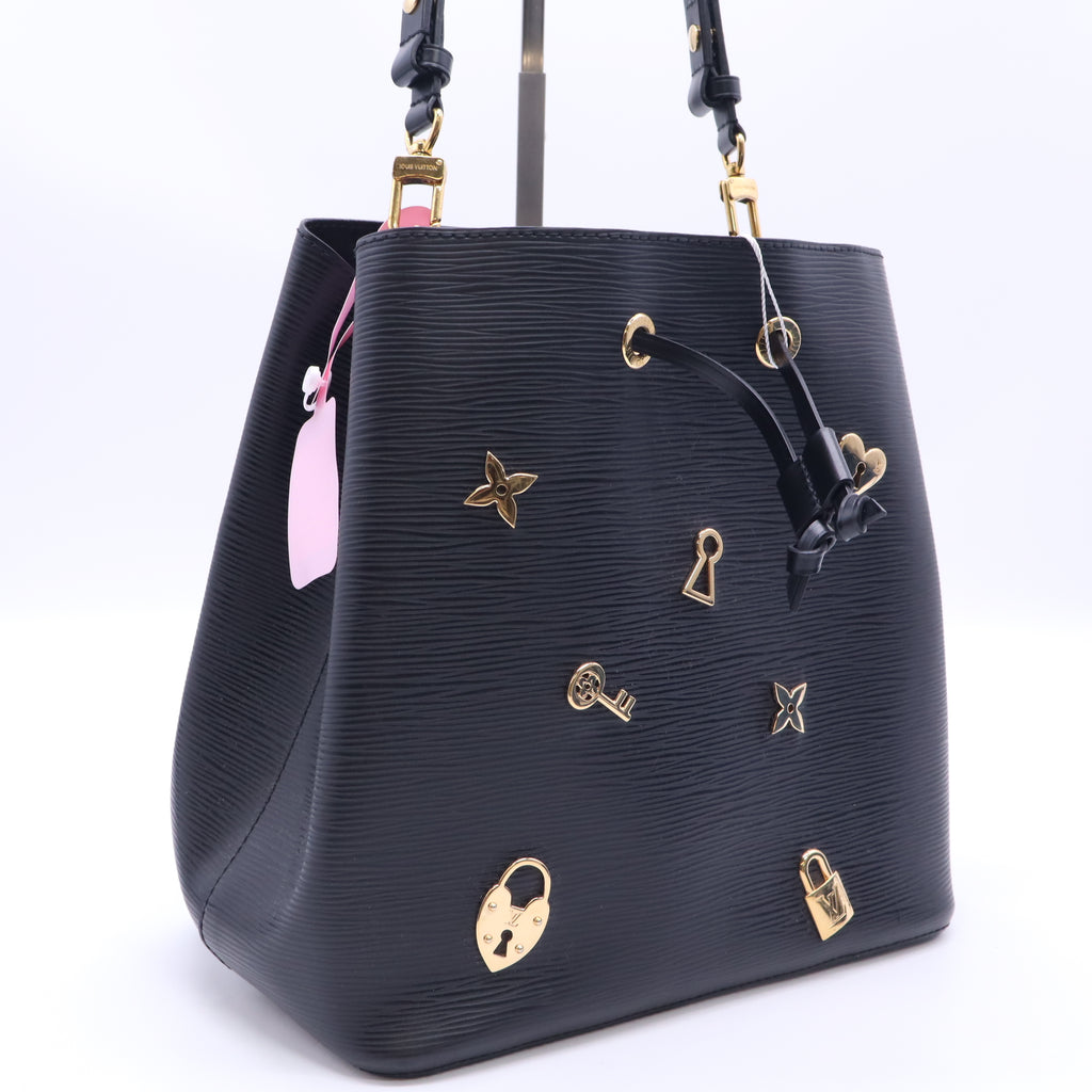 Louis Vuitton NeoNoe Handbag Love Lock Epi Leather Twins LDJ5257
