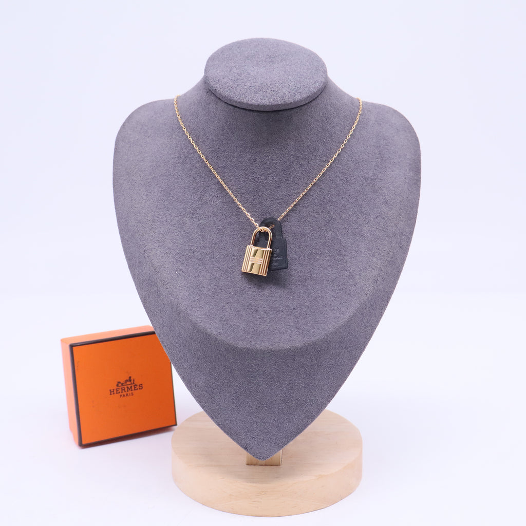 Swift Small O'Kelly Pendant Necklace Black W20413