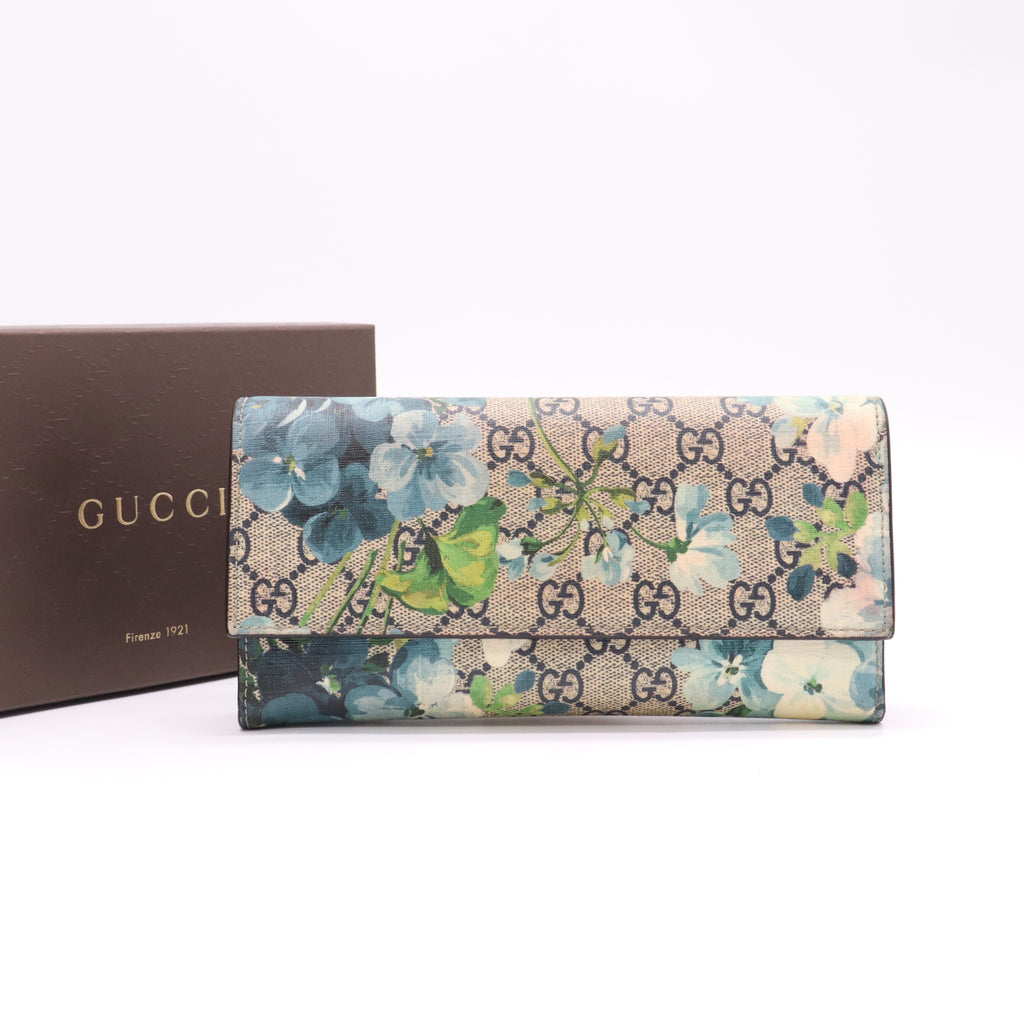 Gucci GG Supreme Monogram Blooms Continental Flap Wallet in Blue W22211