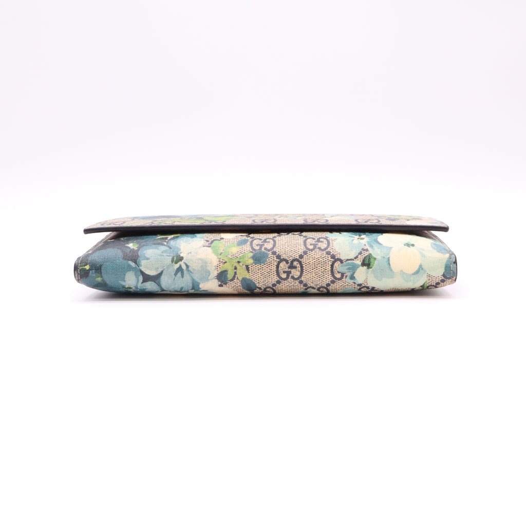 Gucci GG Supreme Monogram Blooms Continental Flap Wallet in Blue W22211