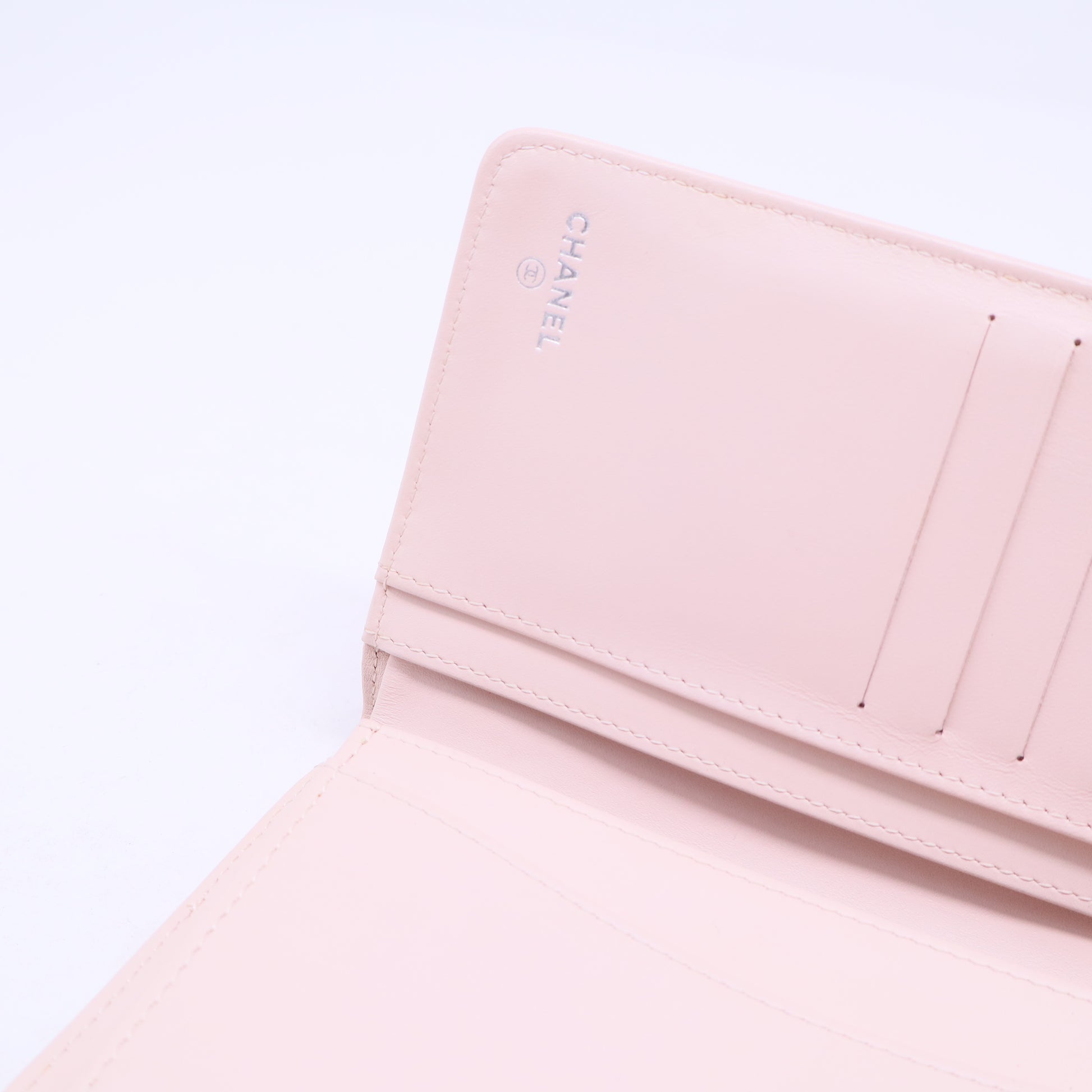 Classic Flap Long Wallet W20457