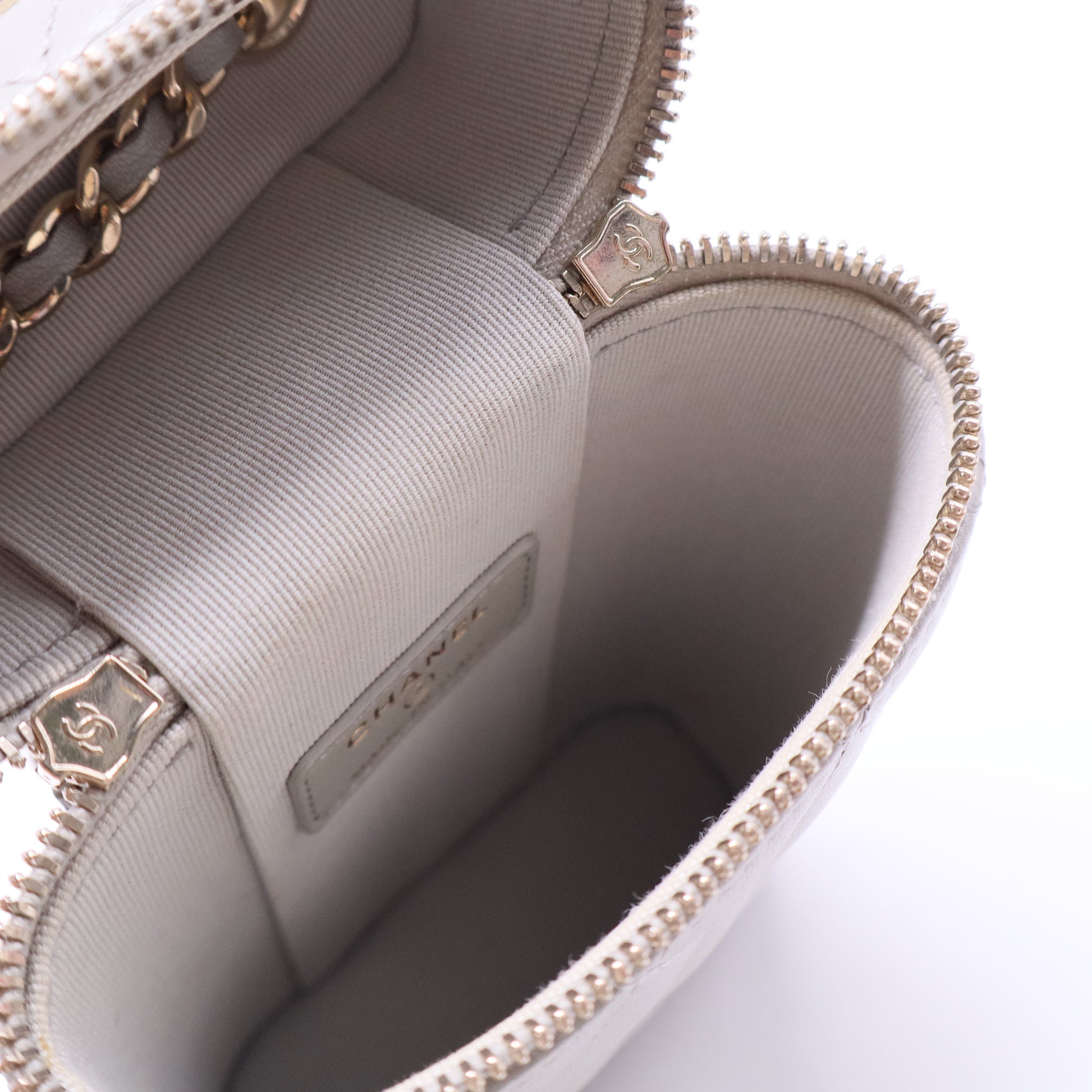 Classic Vanity Phone Holder w/ Chain B20689