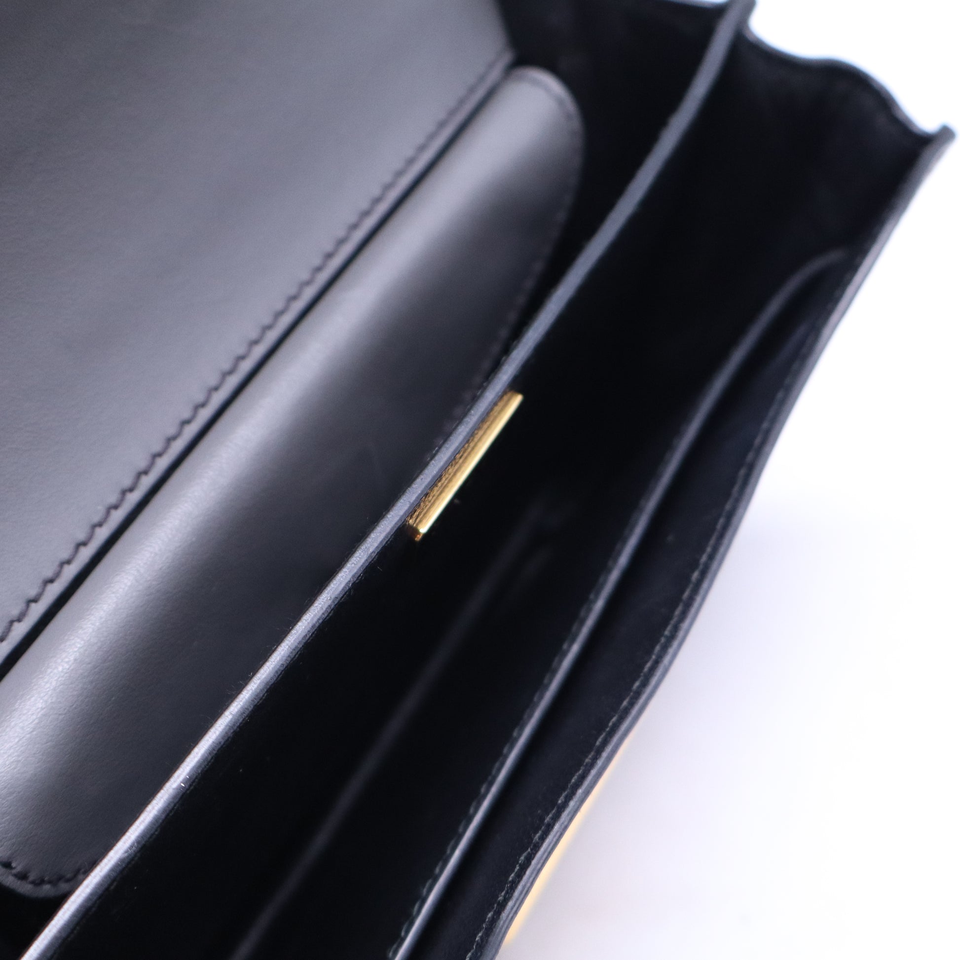 Prada  Saffiano Leather Cahier B21012