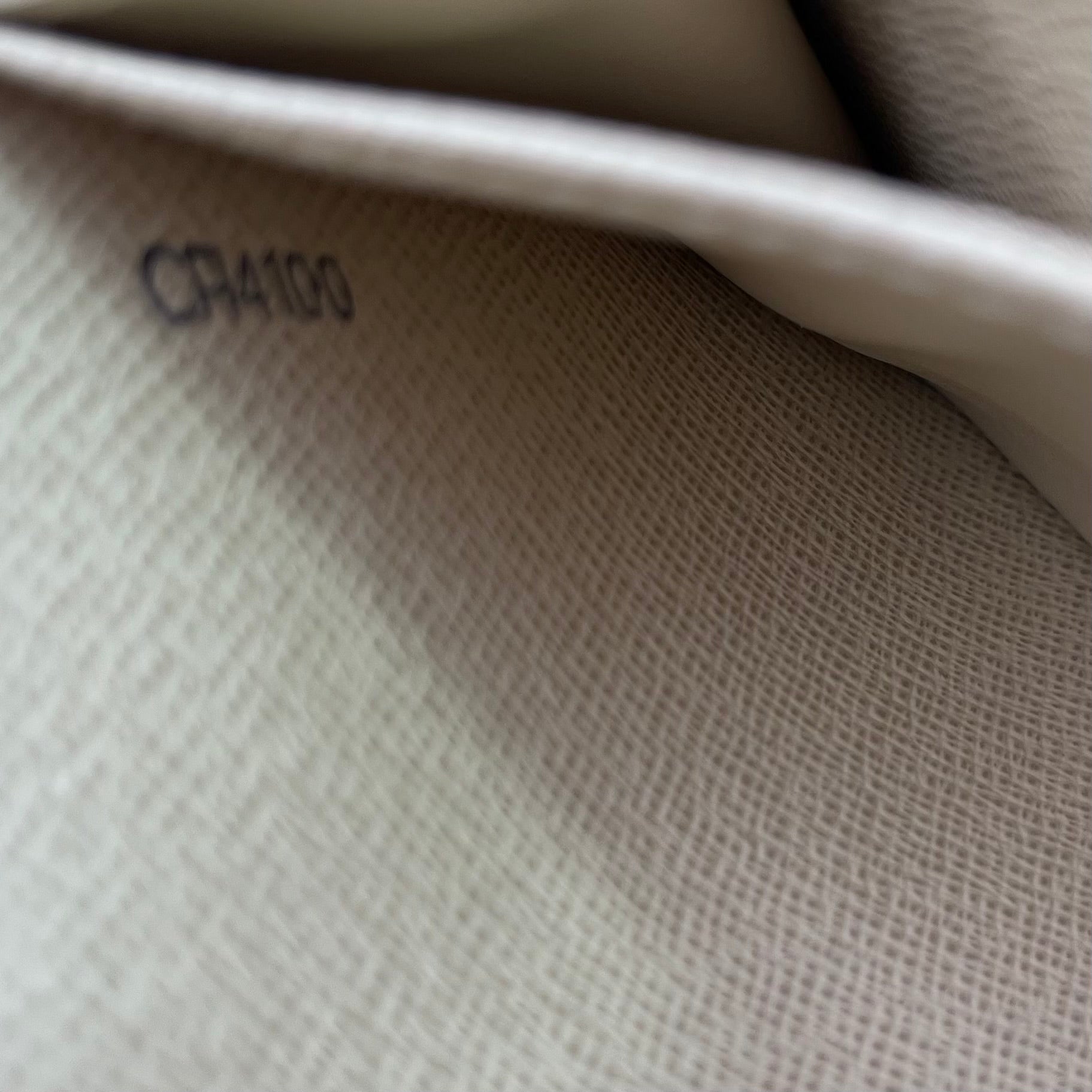 Damier Azur Portefeuille International Wallet twins