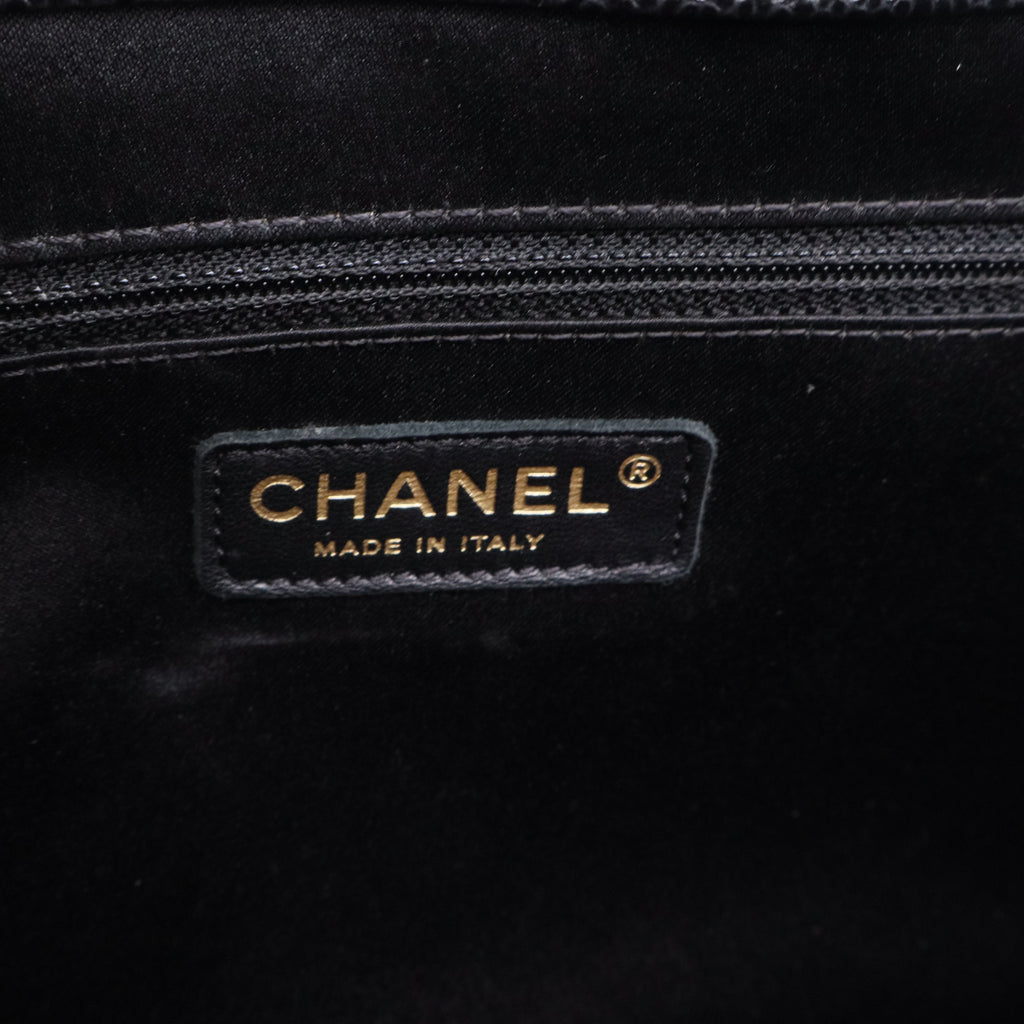 Caviar Quilted Grand Shopping Tote GST Black twins