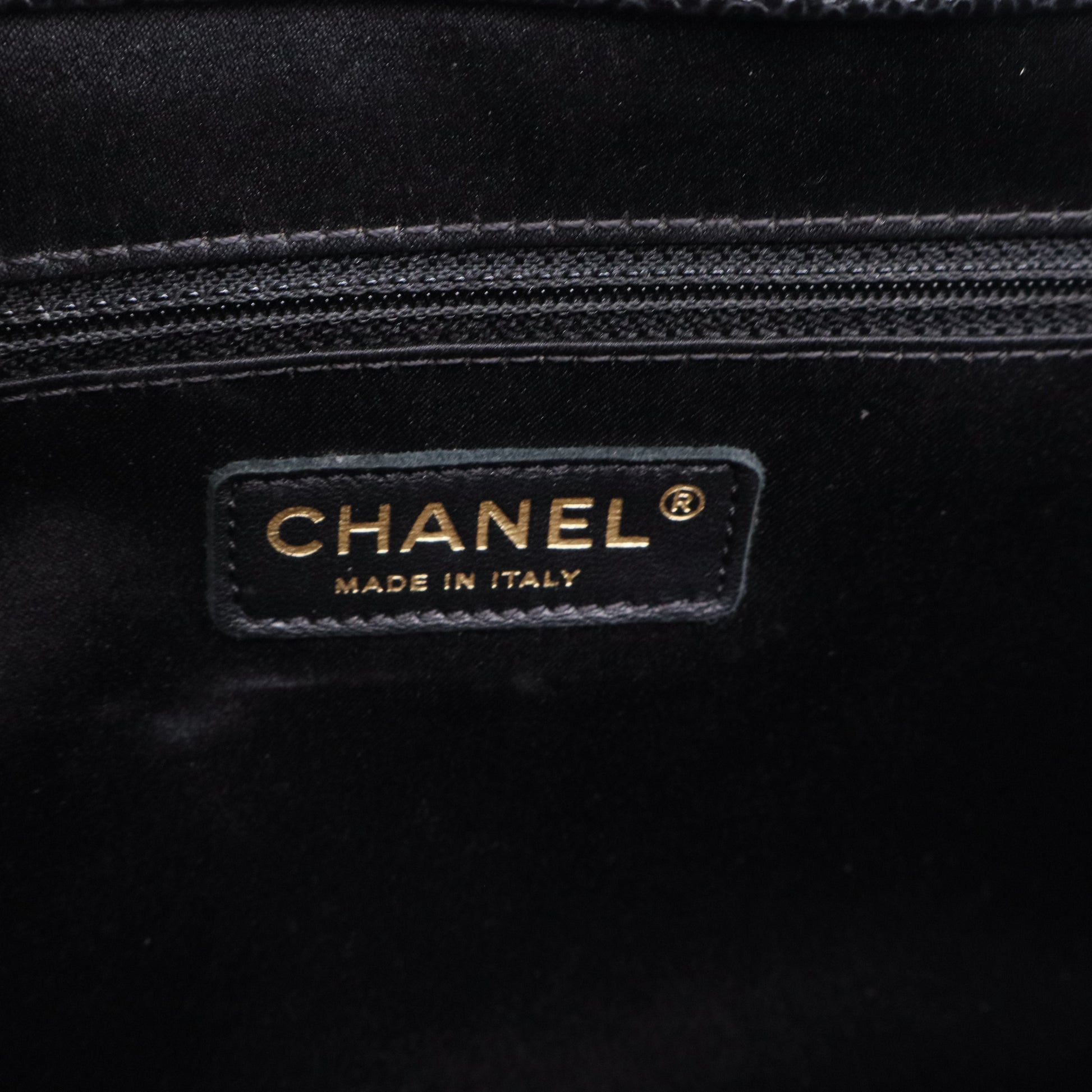 Caviar Quilted Grand Shopping Tote GST Black twins