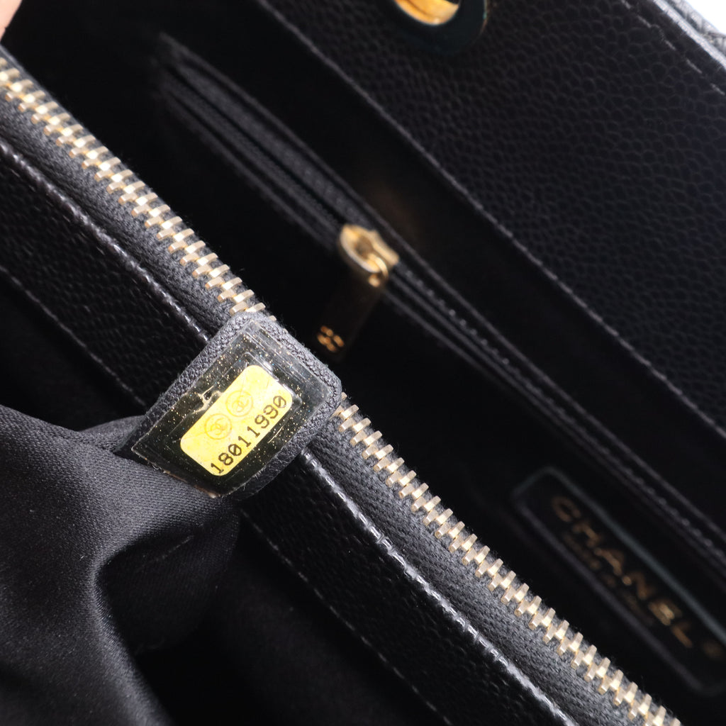 Caviar Quilted Grand Shopping Tote GST Black twins