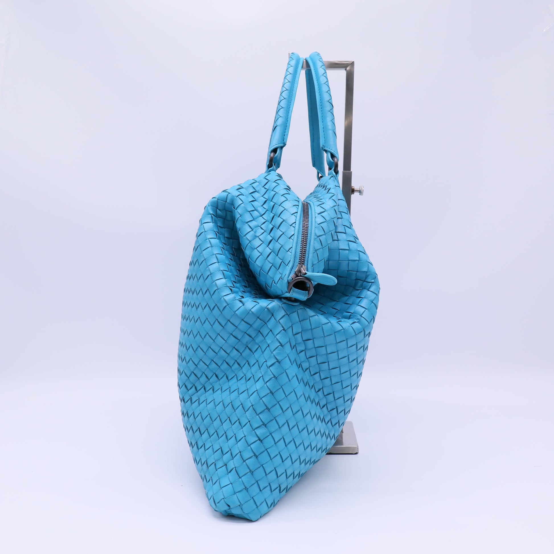 Bottega Veneta Nappa Intrecciato Maxi Convertible Tote Cobalt twins B22527