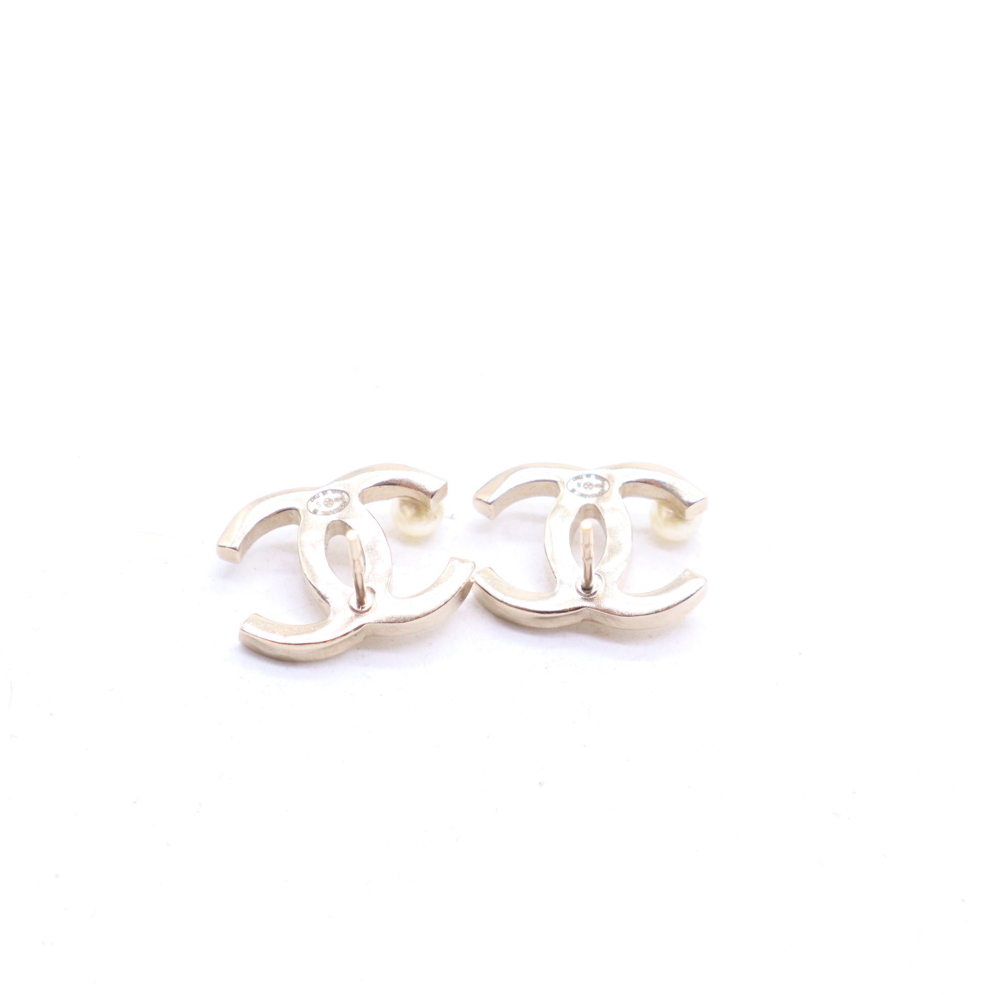 CHANEL Classic CC Logo Earrings W21117