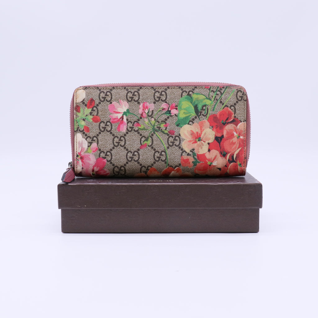 Gucci GG Blooms Supreme Zip Around Wallet W22210