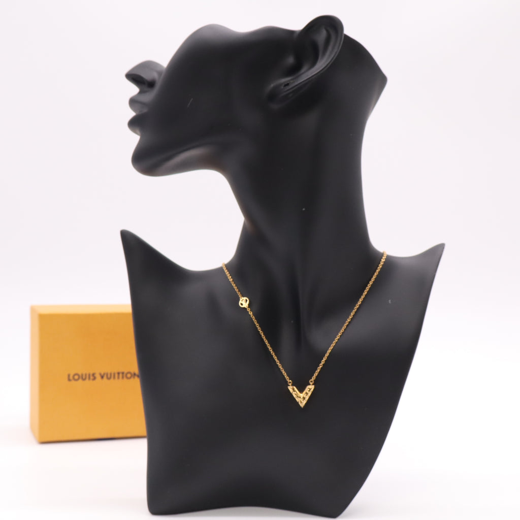 Louis Vuitton Essential V Necklace W22253