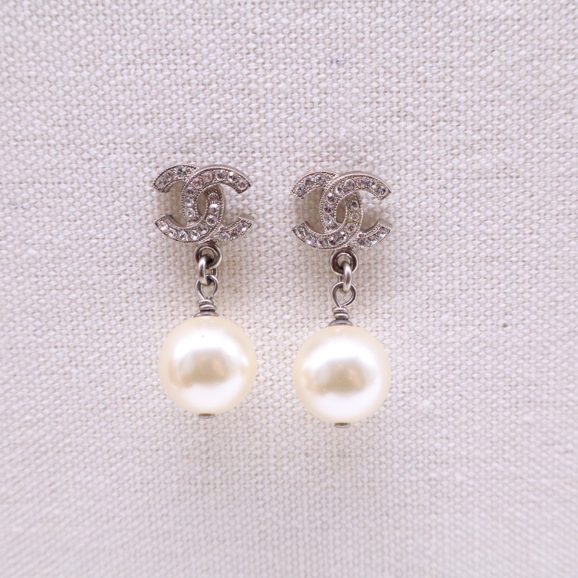 Crystal and Pearl Drop Pierced Earrings W21100