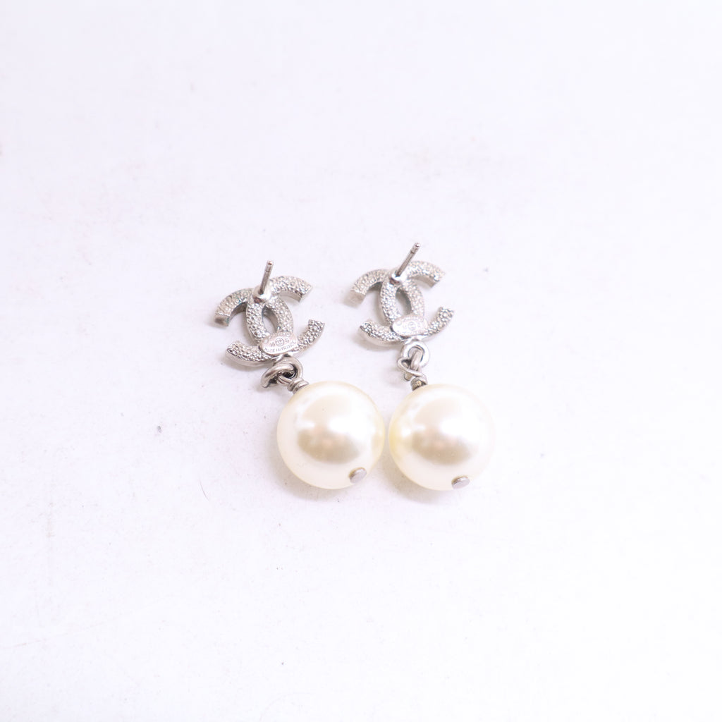 Crystal and Pearl Drop Pierced Earrings W21100